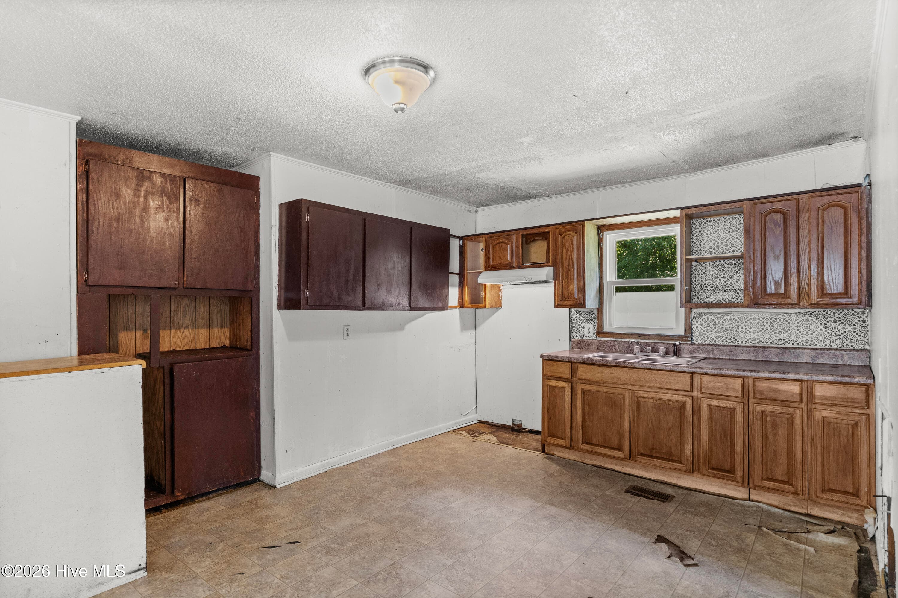 Single Family Residence at 204 Julia Street, Warsaw, NC 28398, photo 14 of 24