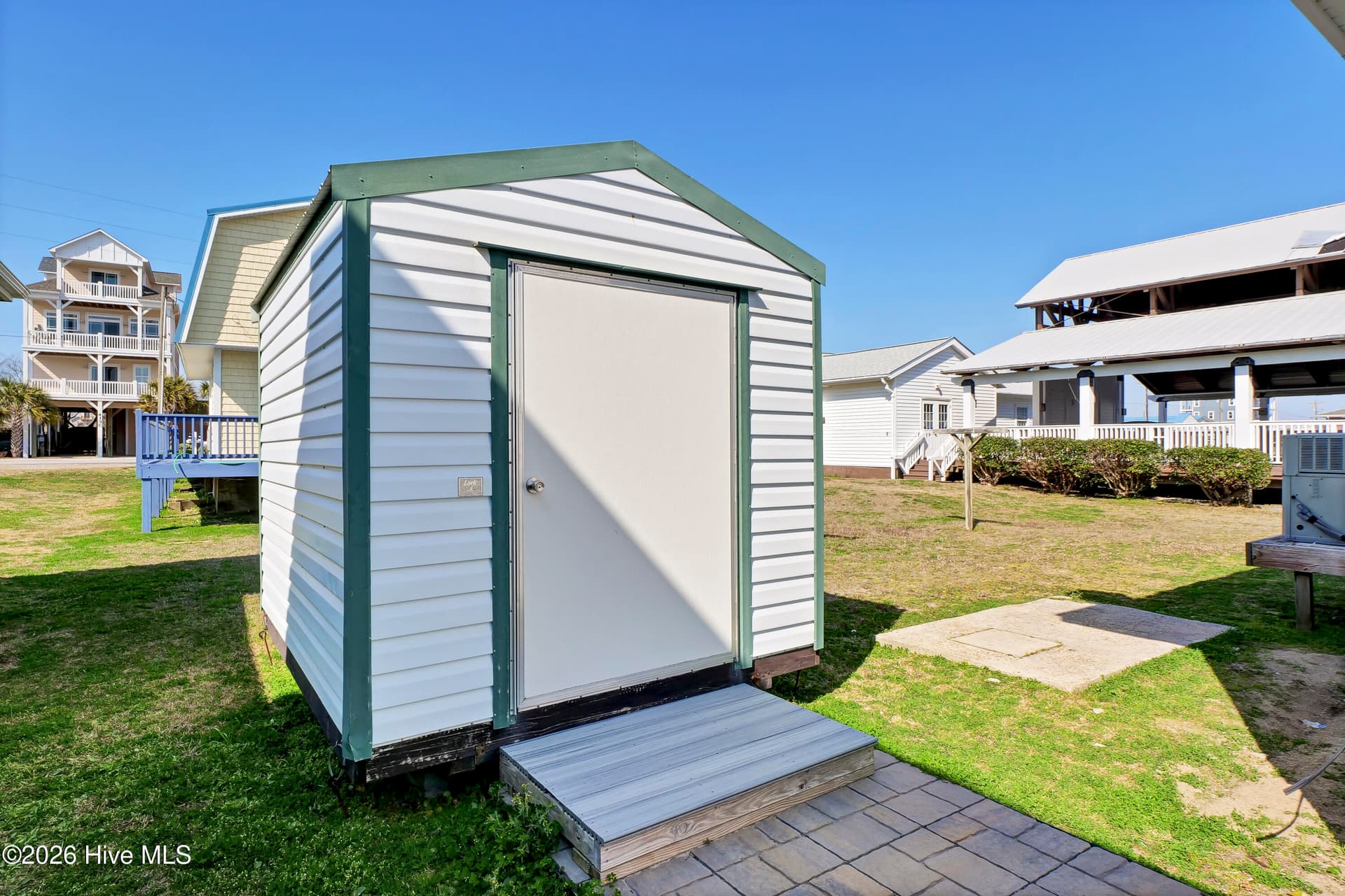 417 N Shore Drive, Surf City, NC 28445