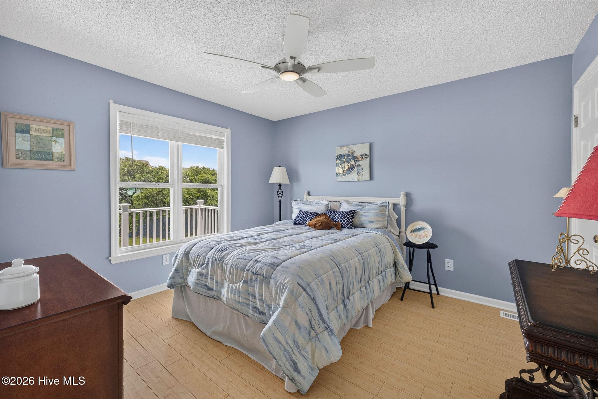 Single Family Residence at 21 S Oak Drive, Surf City, NC 28445, photo 12 of 46