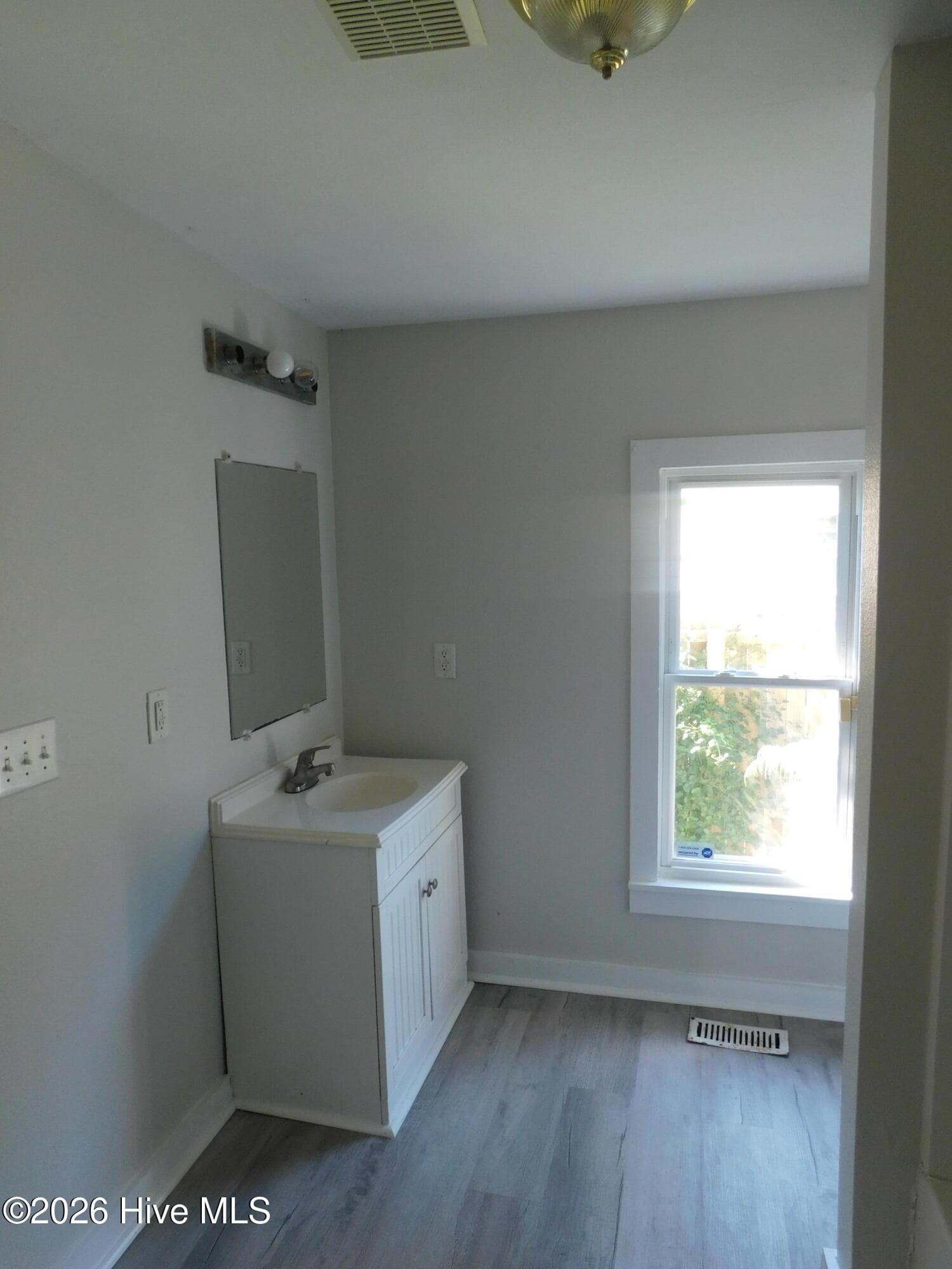 Single Family Residence at 518 Edge Street, Elizabeth City, NC 27909, photo 10 of 23