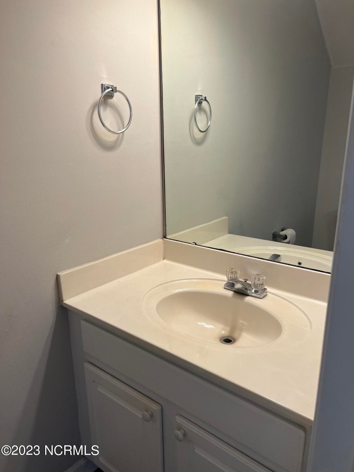 Townhouse at 4215 Williamsbrook Lane B, Greenville, NC 27858, photo 15 of 37