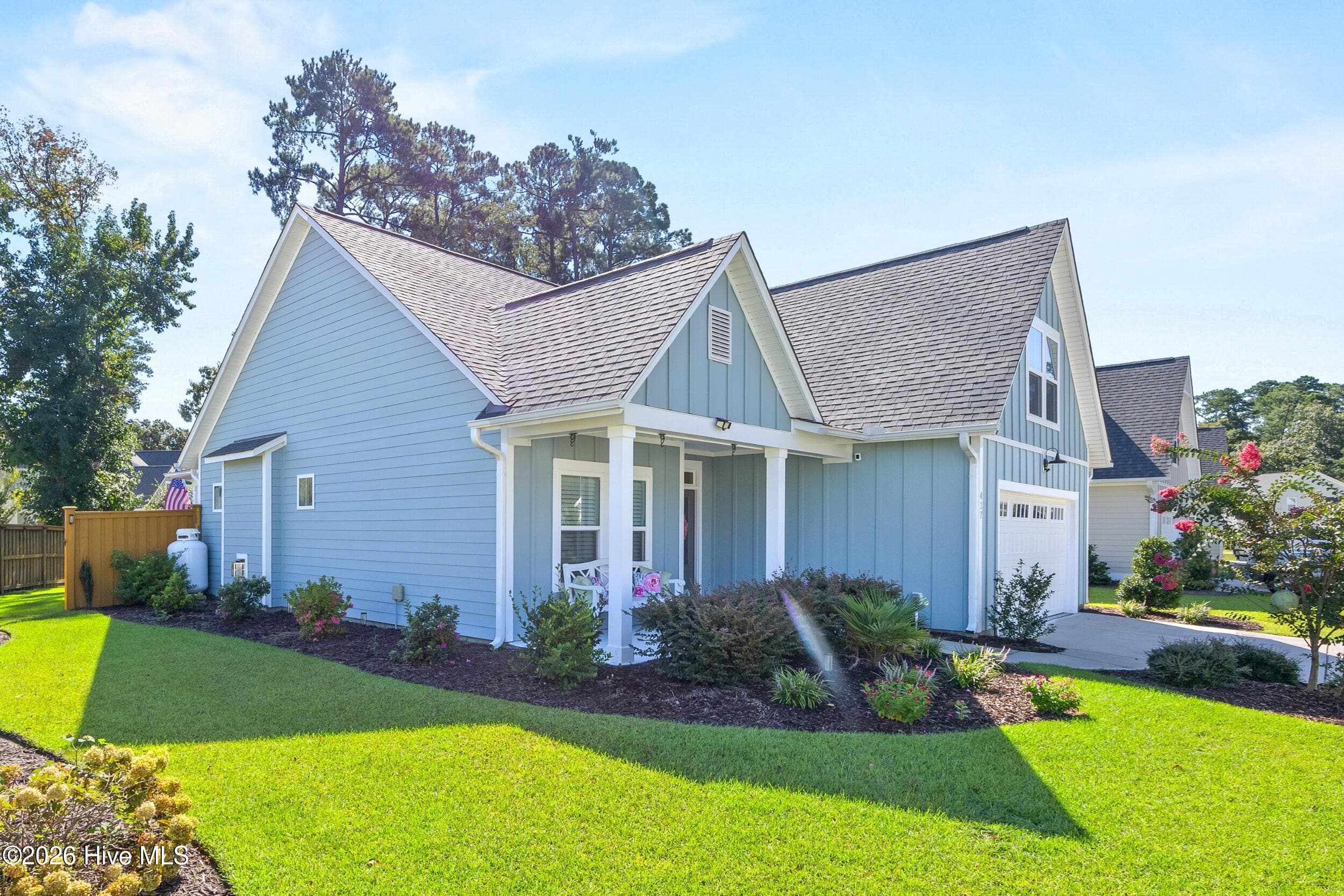 Single Family Residence at 417 Beaumont Oaks Drive, Wilmington, NC 28411, photo 2 of 46