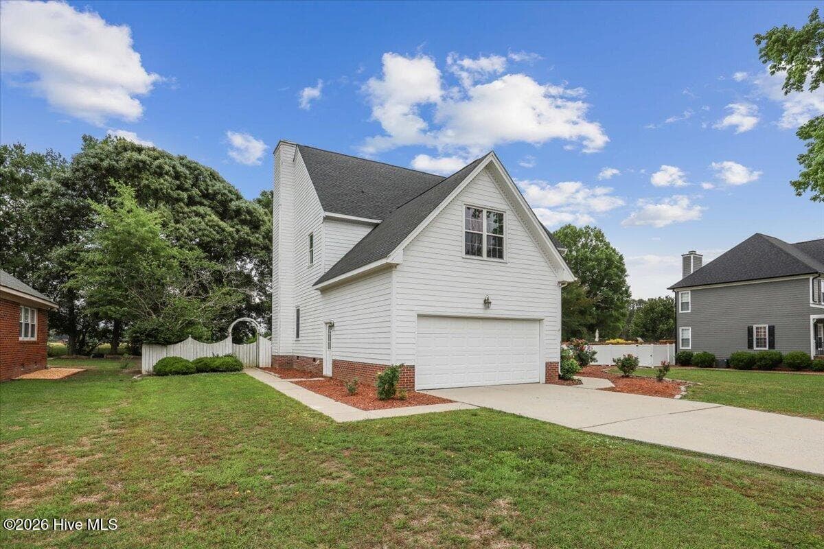 Single Family Residence at 206 Creekside Drive, Goldsboro, NC 27534, photo 2 of 20