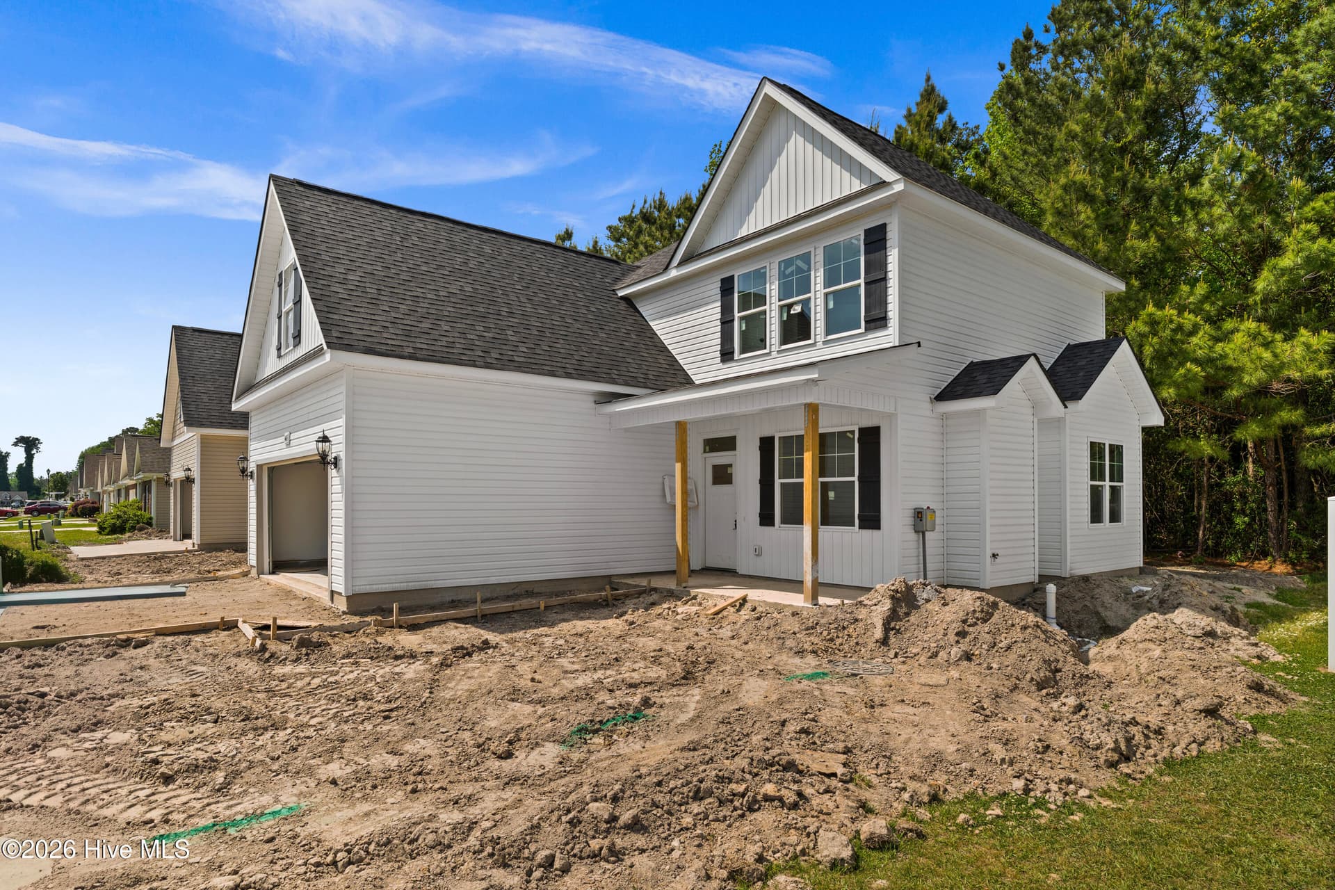 Single Family Residence at 445 Peregrine Ridge Drive, New Bern, NC 28560, photo 3 of 79