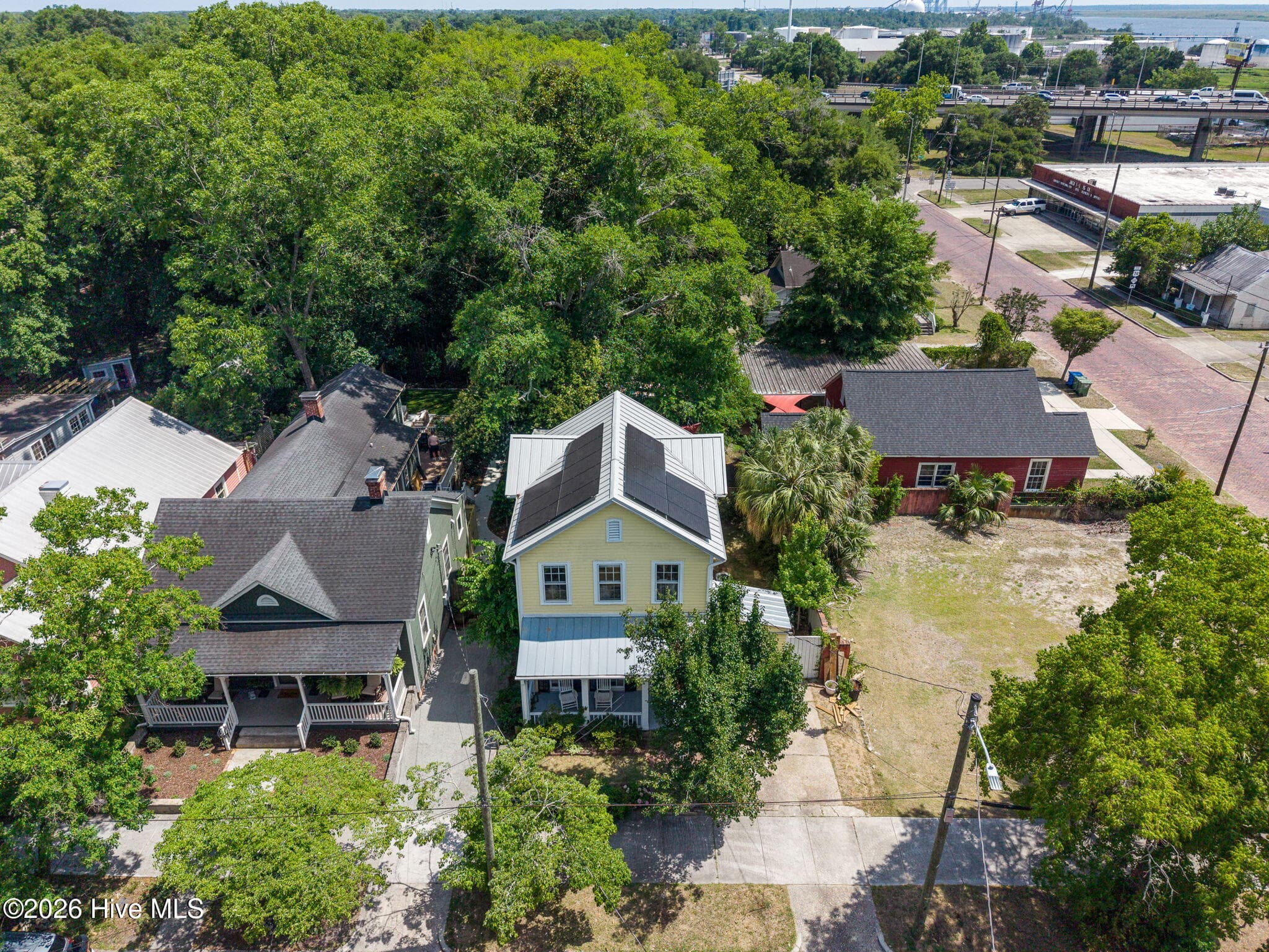 Single Family Residence at 106 Castle Street, Wilmington, NC 28401, photo 46 of 54