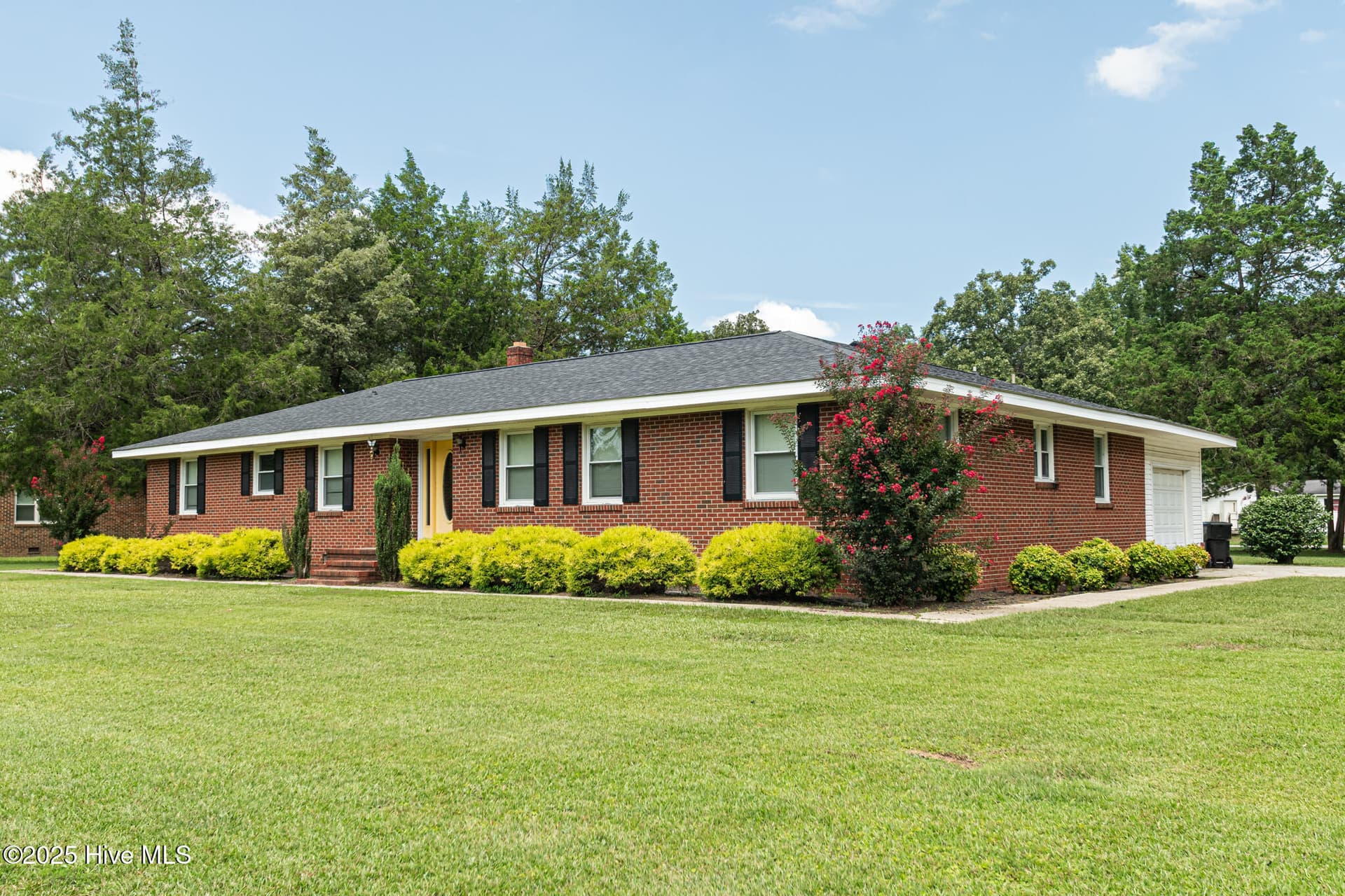 Single Family Residence at 6778 Albert Street, Dublin, NC 28332, photo 3 of 31