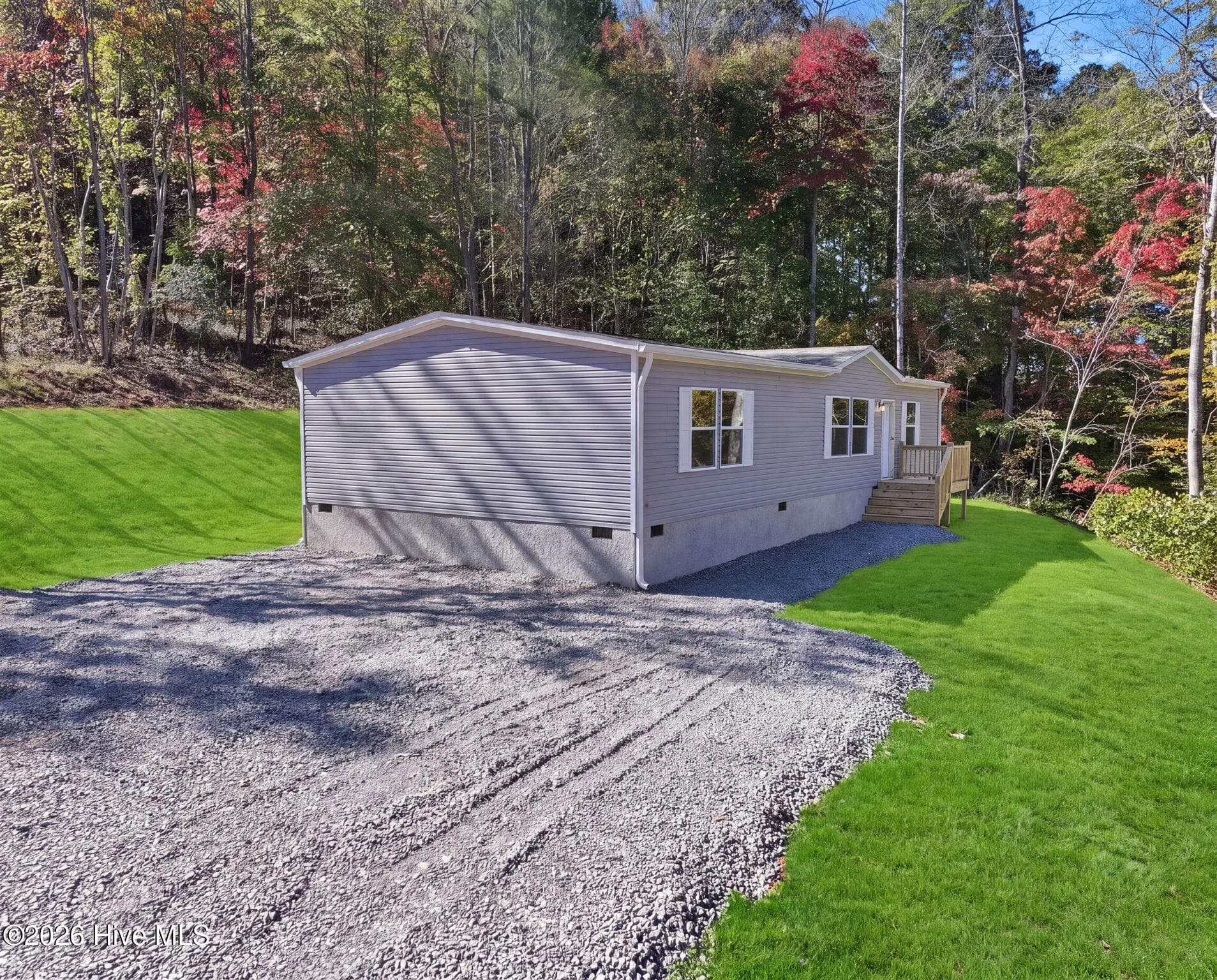 Manufactured Home at 313 Loganberry Lane, Hayesville, NC 28904, photo 2 of 30