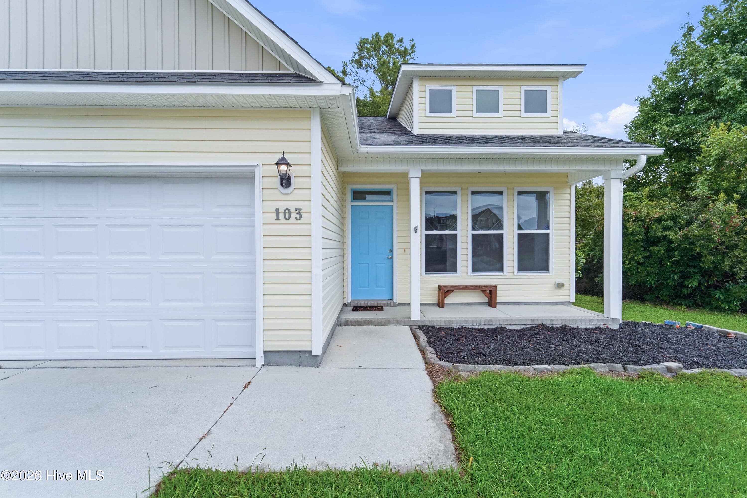 Single Family Residence at 103 Forsythia Court, Jacksonville, NC 28546, photo 7 of 48