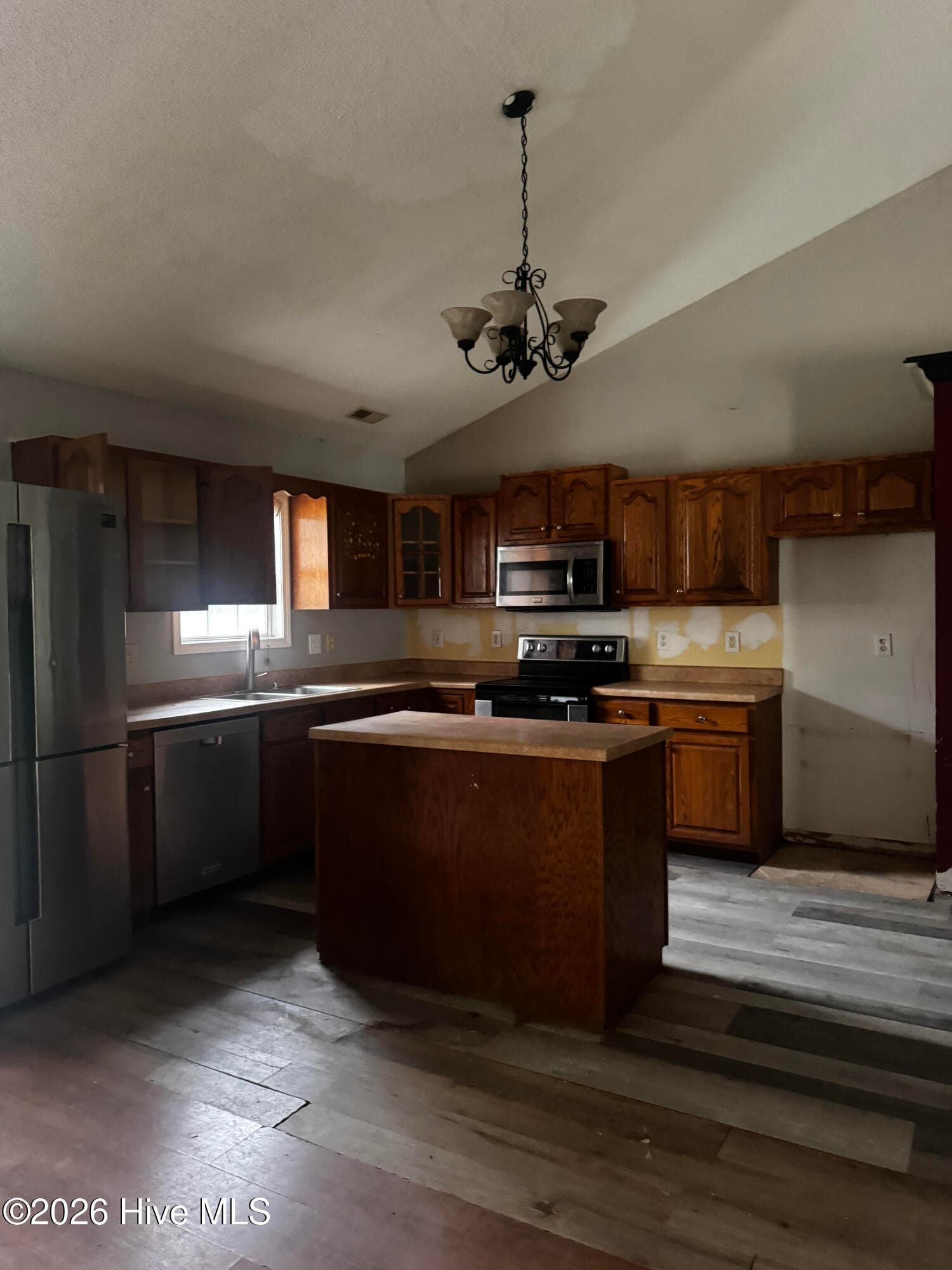 Single Family Residence at 111 Quail Creek Drive, Hubert, NC 28539, photo 5 of 25