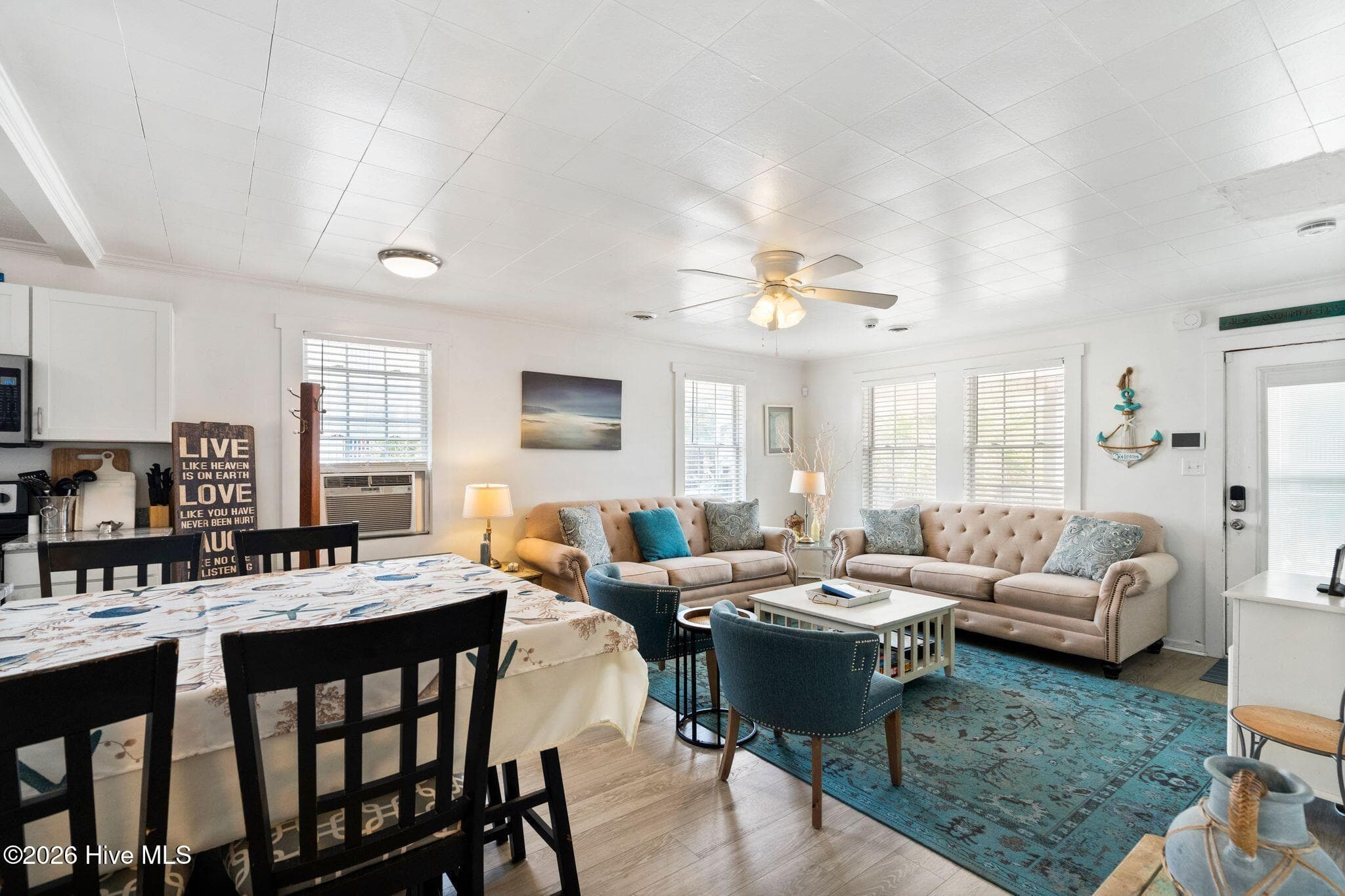 Single Family Residence at 805 Carolina Beach Avenue N, Carolina Beach, NC 28428, photo 2 of 9