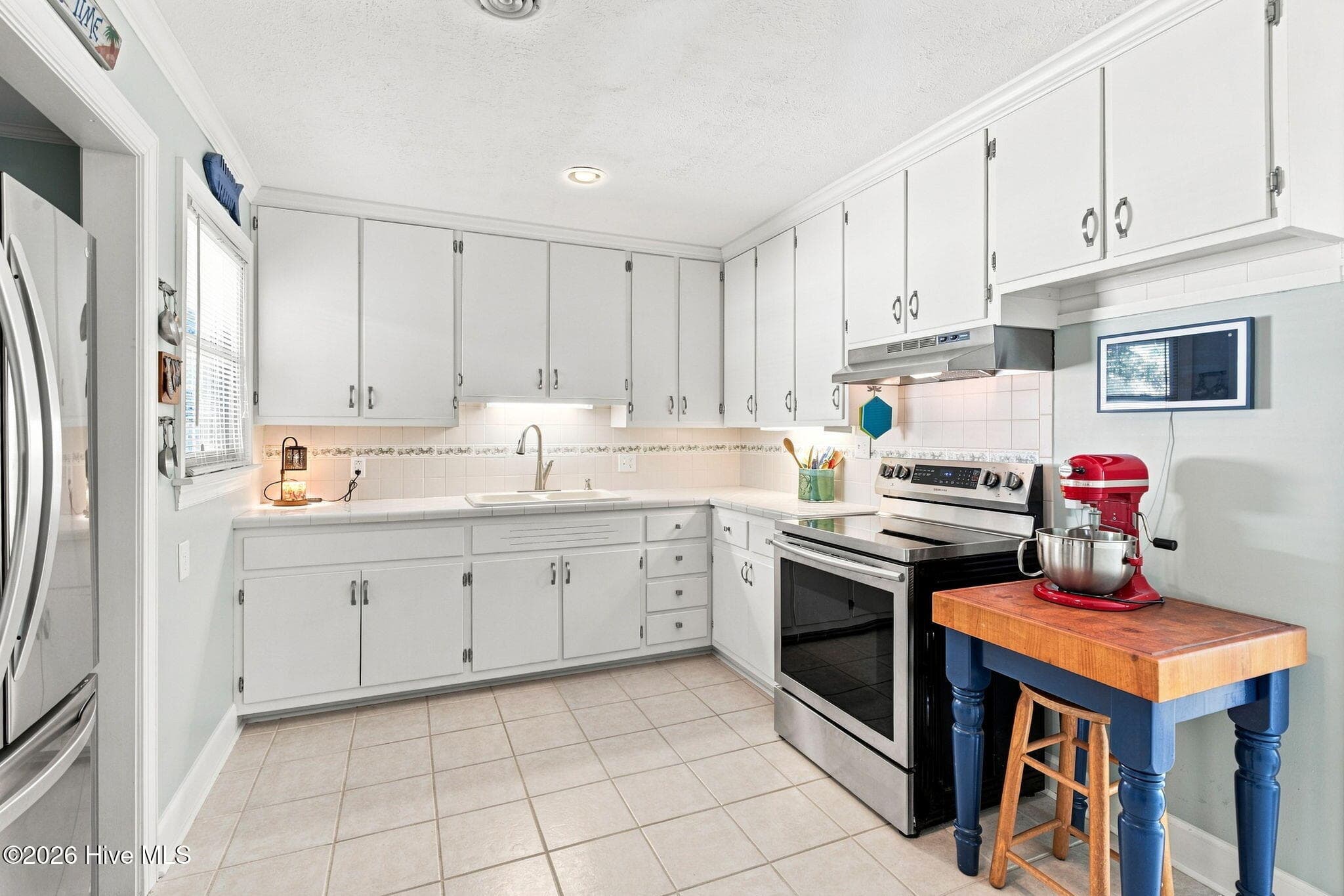 Single Family Residence at 315 NE 40th Street, Oak Island, NC 28465, photo 10 of 34