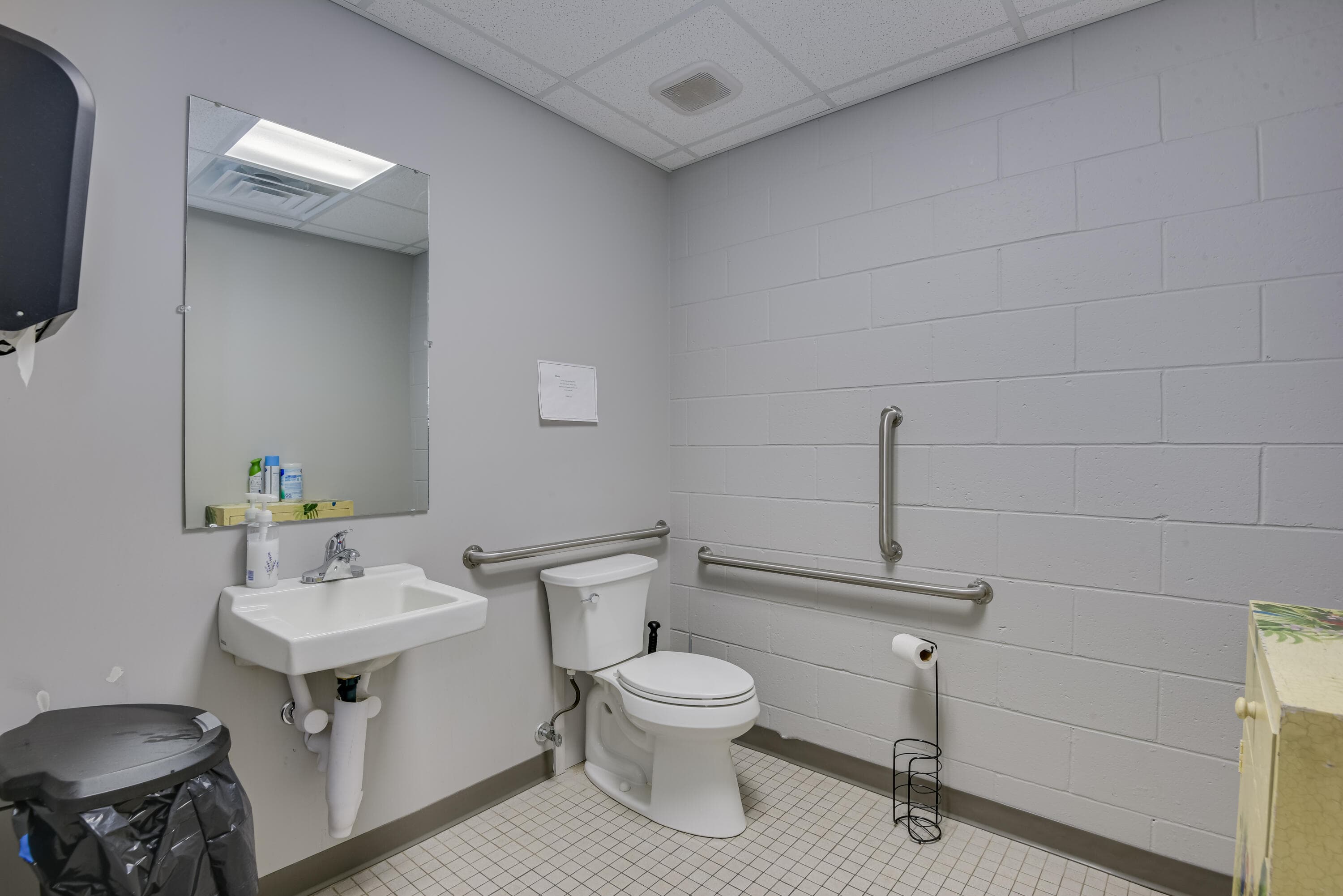 multiple handicap accessible bathrooms - 332 Edgefield Road, North Augusta, SC 29841