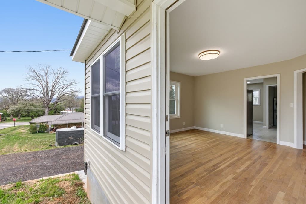 Single Family Residence at 39 Justus, Andrews, NC 28901, photo 7 of 41