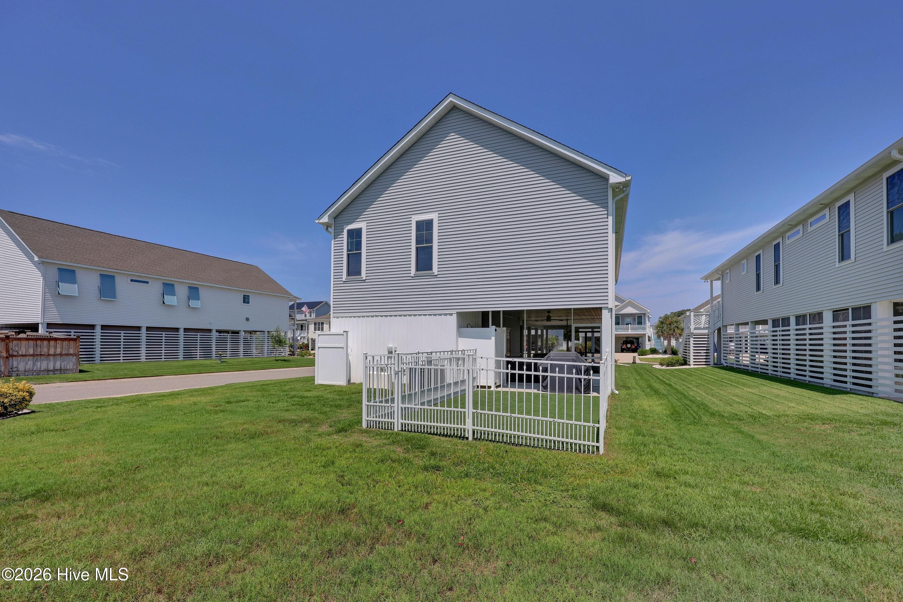 Single Family Residence at 309 Ivy Lane, Carolina Beach, NC 28428, photo 49 of 74