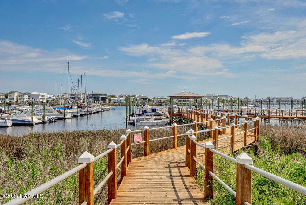 Townhouse at 233 Silver Sloop Way, Carolina Beach, NC 28428, photo 31 of 33
