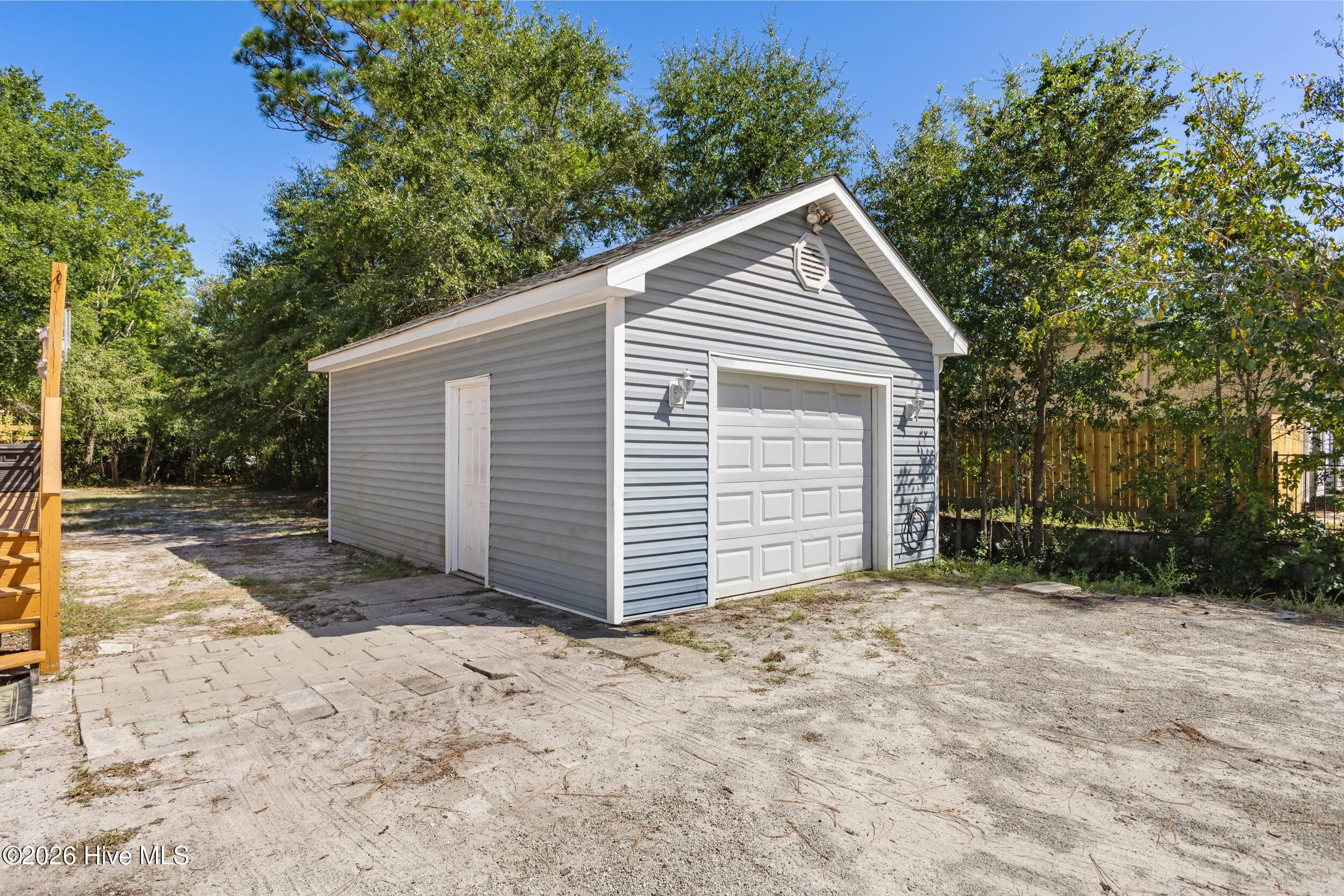 Single Family Residence at 327 Green Meadows Drive, Wilmington, NC 28405, photo 29 of 33