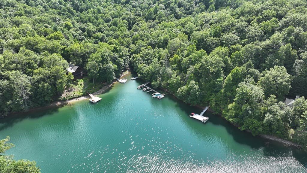 42 Reflection Drive, Nantahala, NC 28781