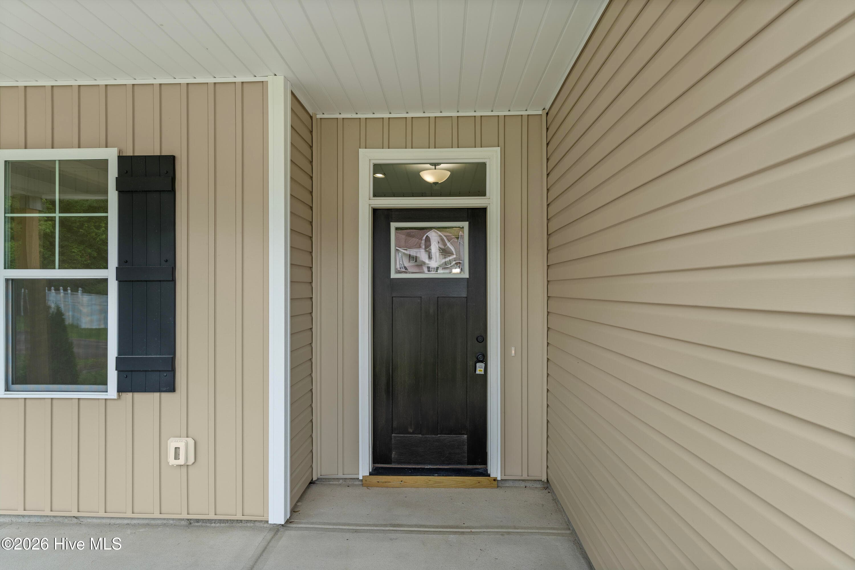 Single Family Residence at 400 Stone Hawk Lane, New Bern, NC 28560, photo 12 of 110