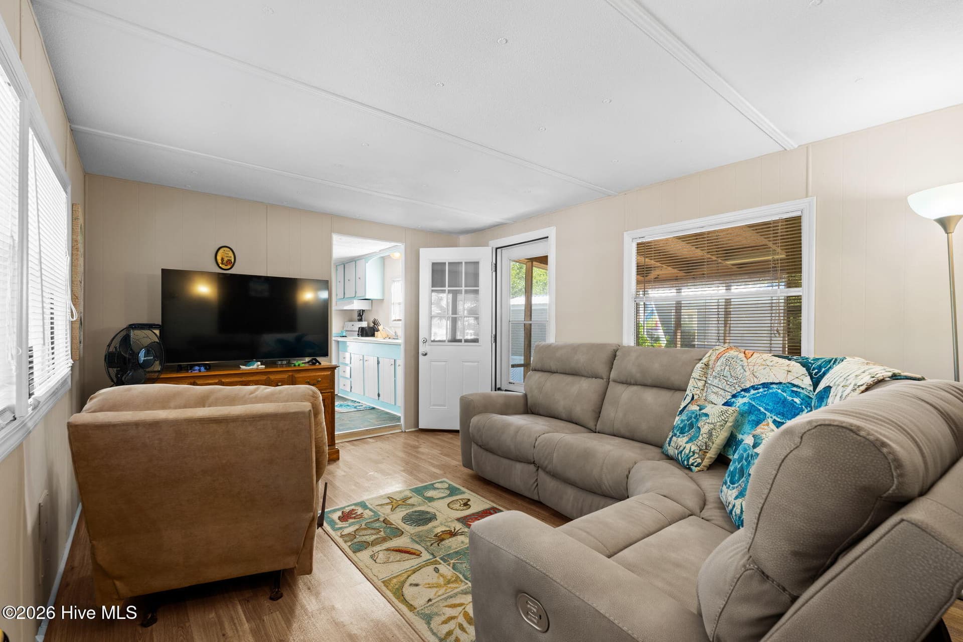 Manufactured Home at 1178 Madera Place SW, Supply, NC 28462, photo 6 of 41