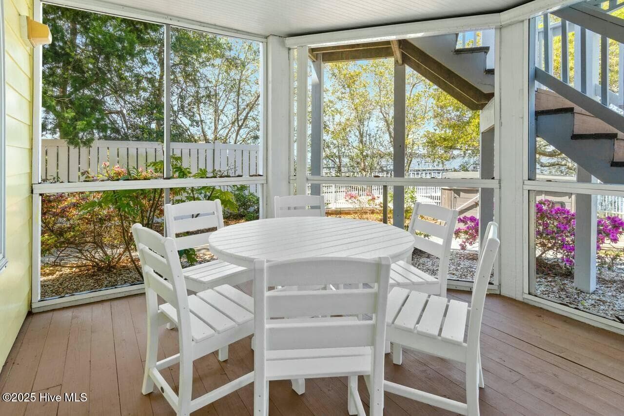 Screen Porch - 7012 Sound Drive, Emerald Isle, NC 28594
