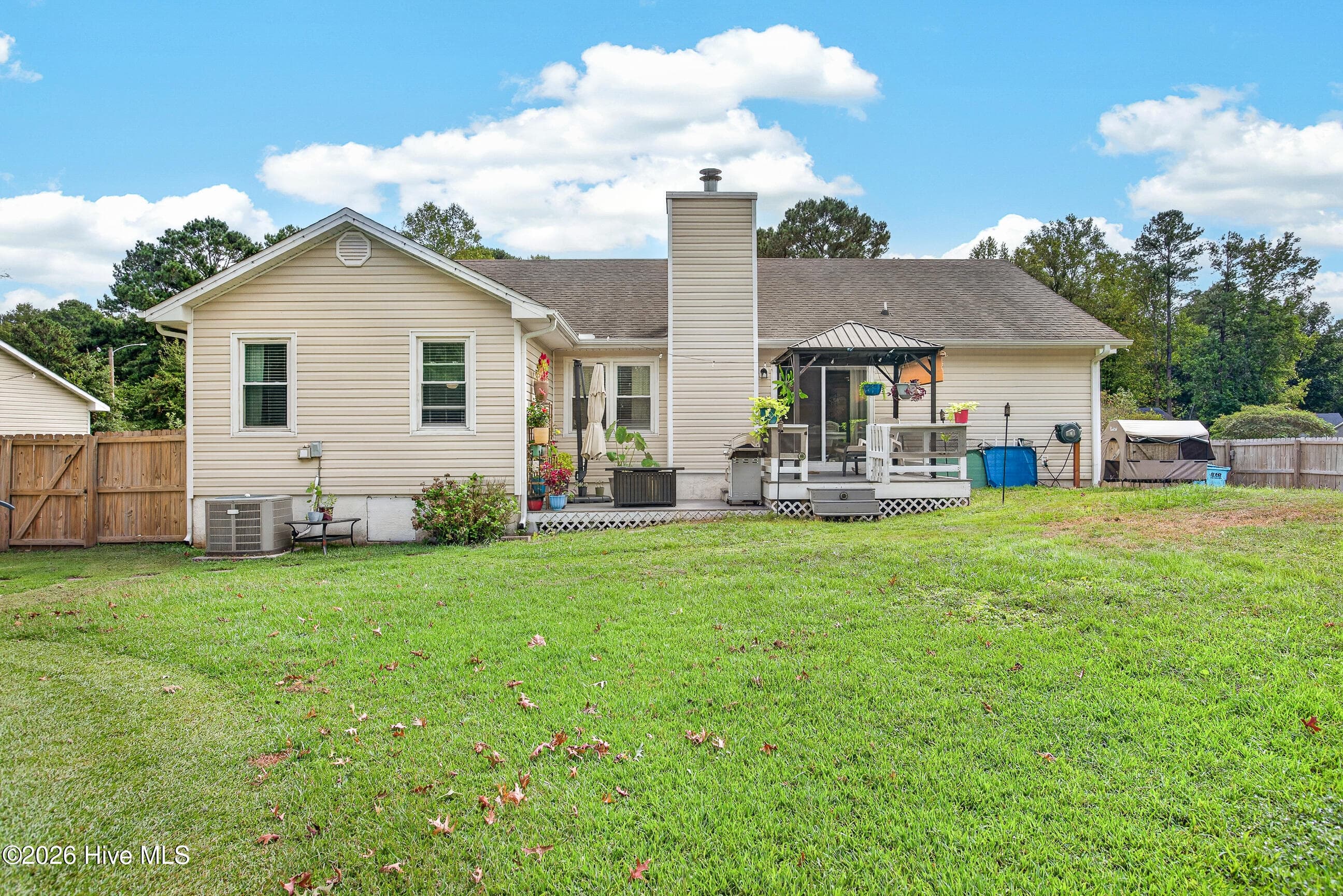 Single Family Residence at 106 Quartz Drive, Jacksonville, NC 28540, photo 32 of 39