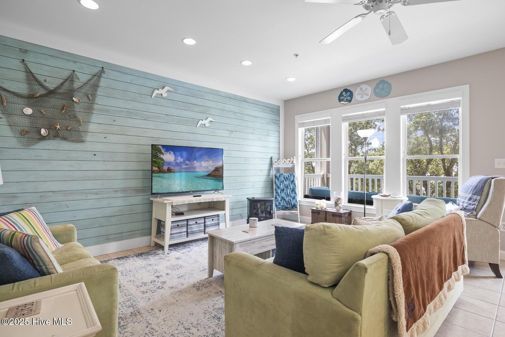 Great Room with coastal vibes - 1700 Salter Path Road 202-R, Indian Beach, NC 28512