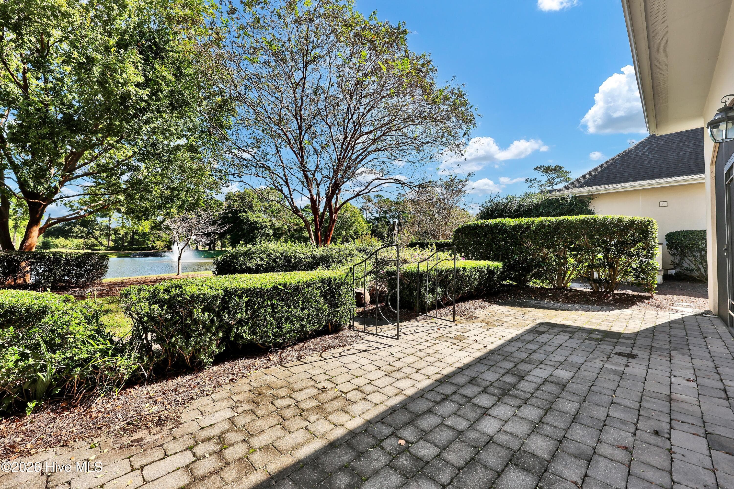 Single Family Residence at 405 Moss Tree Drive, Wilmington, NC 28405, photo 27 of 49