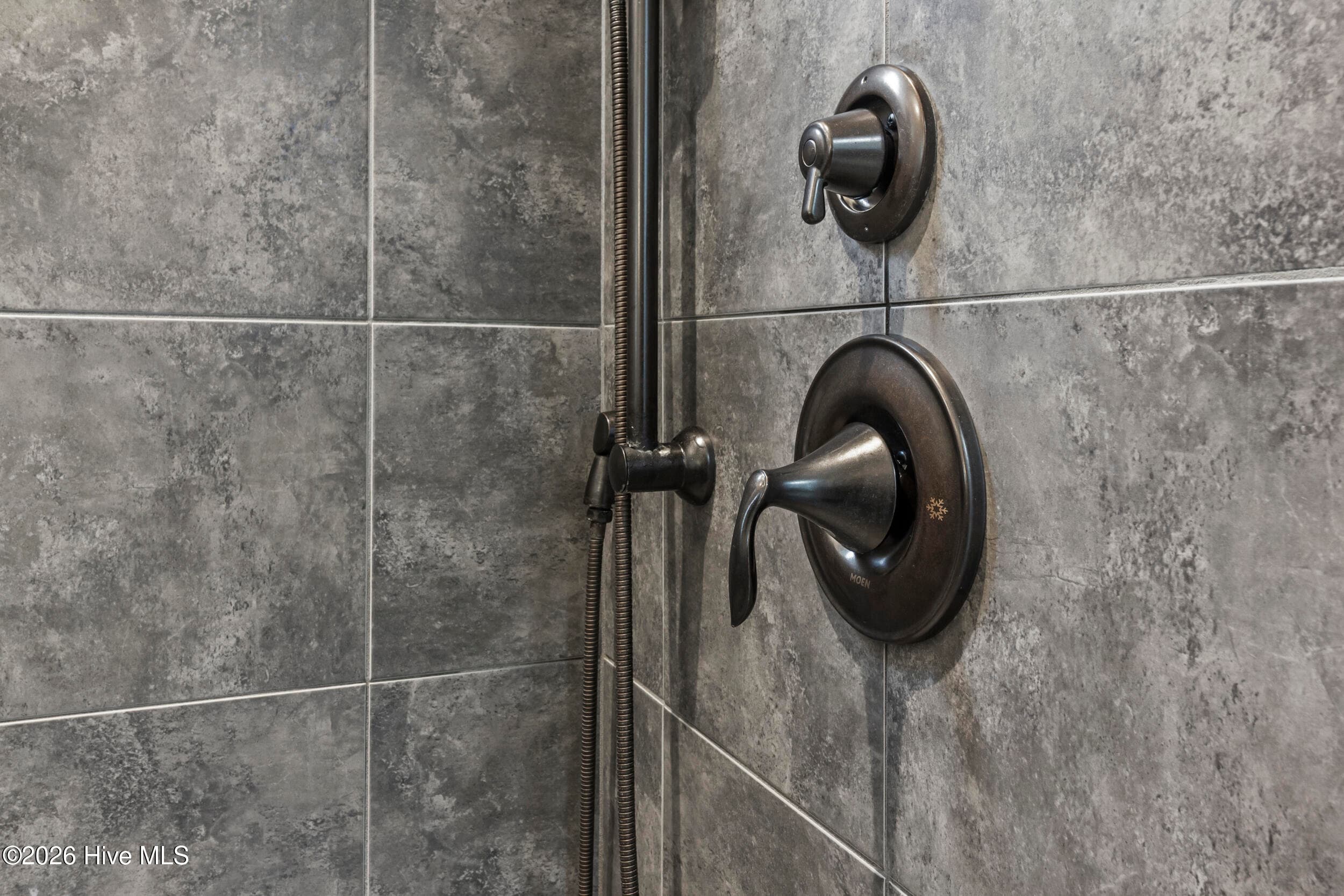Owners Bathroom - 108 Sursee Court, New Bern, NC 28562