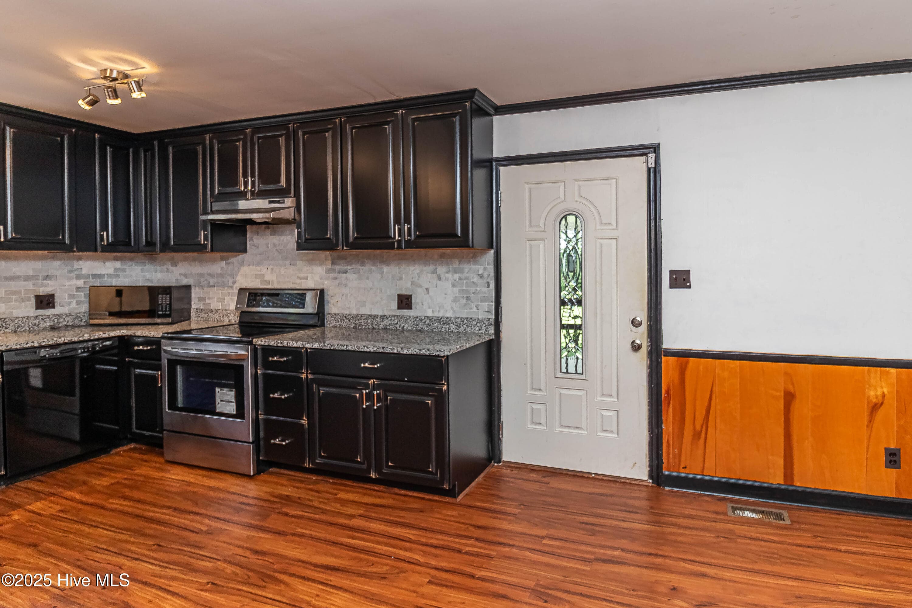 Single Family Residence at 1801 E Azalea Drive, Goldsboro, NC 27530, photo 22 of 77