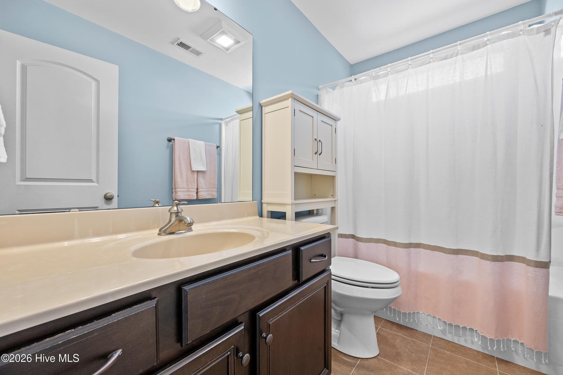 Single Family Residence at 7061 Forest Bend Lane, Wilmington, NC 28411, photo 33 of 67