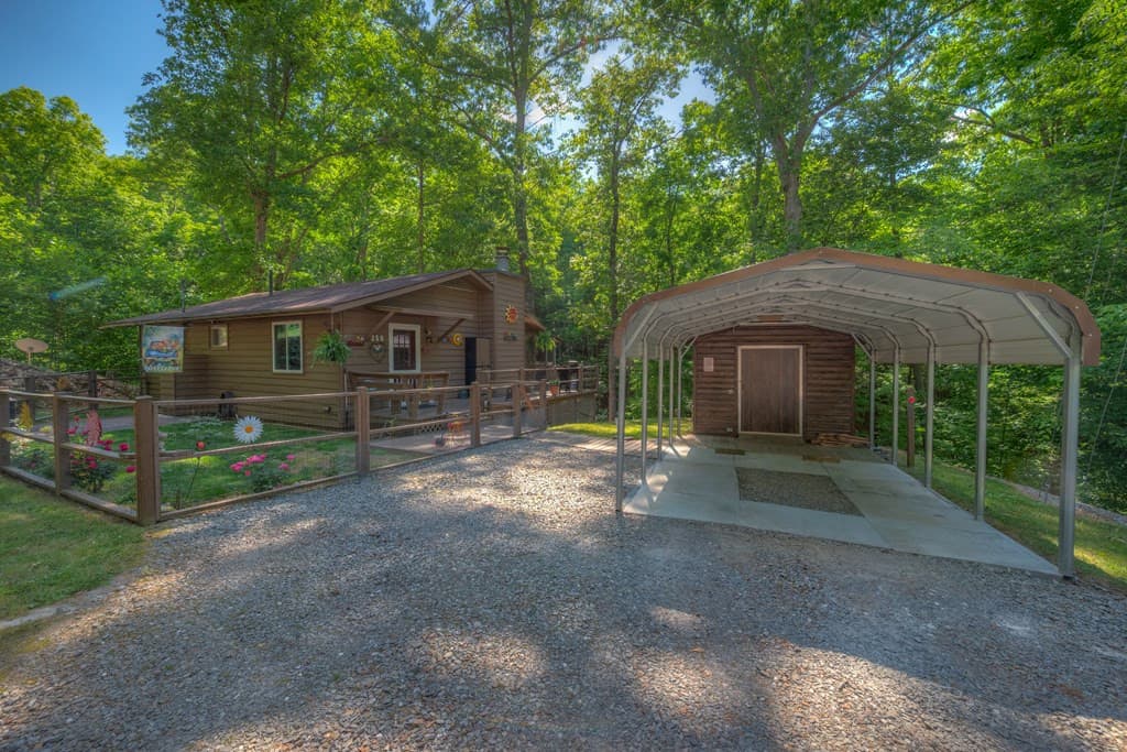 Single Family Residence at 256 Woods Drive, Murphy, NC 28906, photo 4 of 29