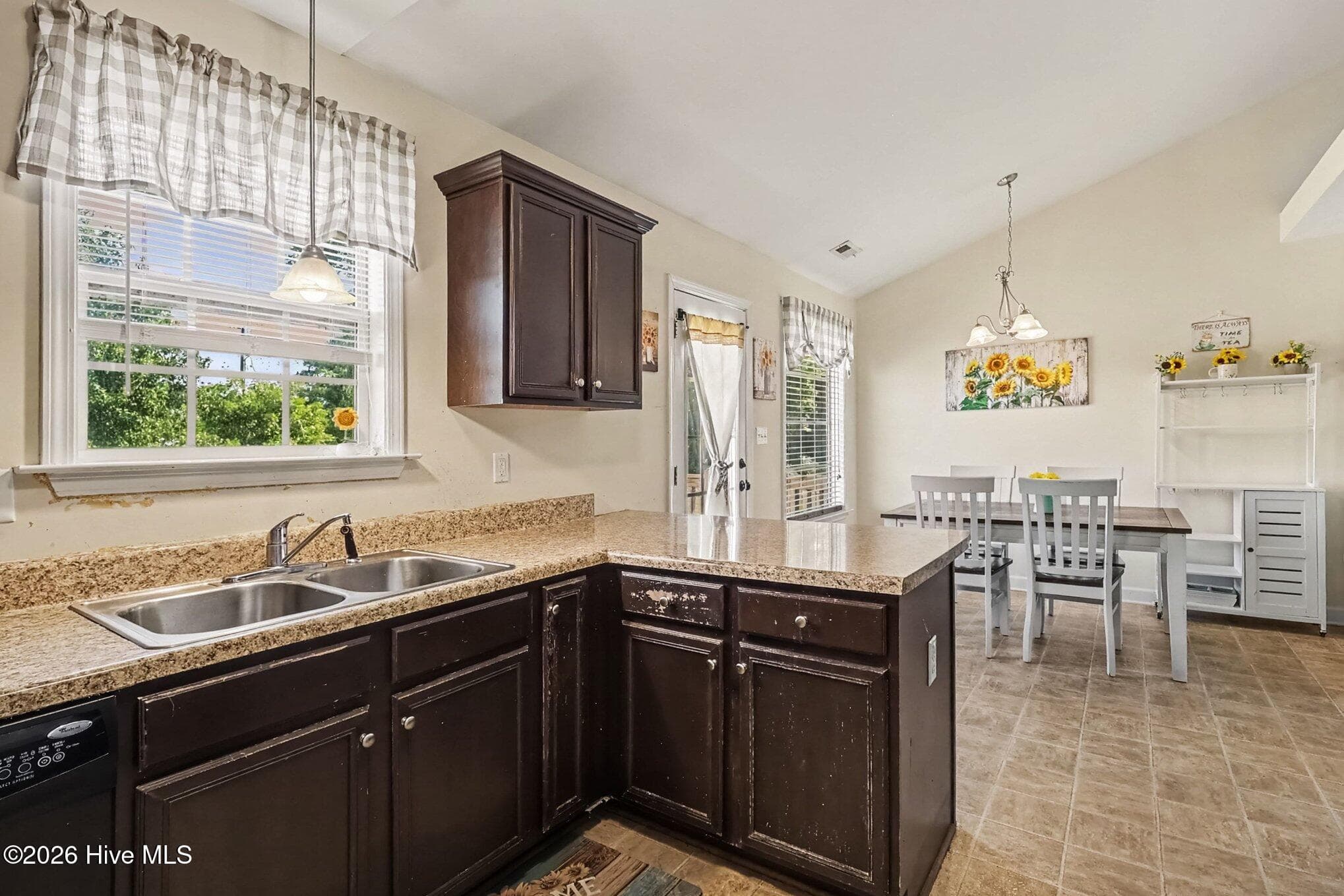 Single Family Residence at 25 Lawrence Court, Smithfield, NC 27577, photo 16 of 35