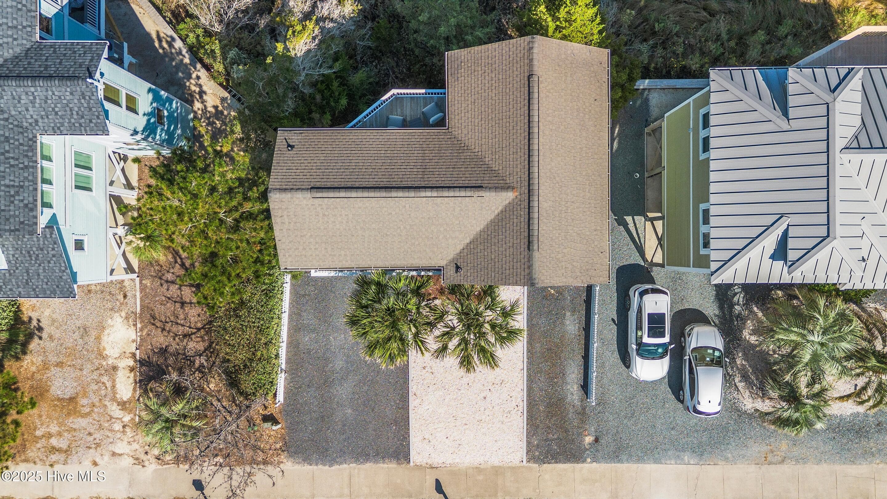 Single Family Residence at 648 Ocean Boulevard W, Holden Beach, NC 28462, photo 5 of 5