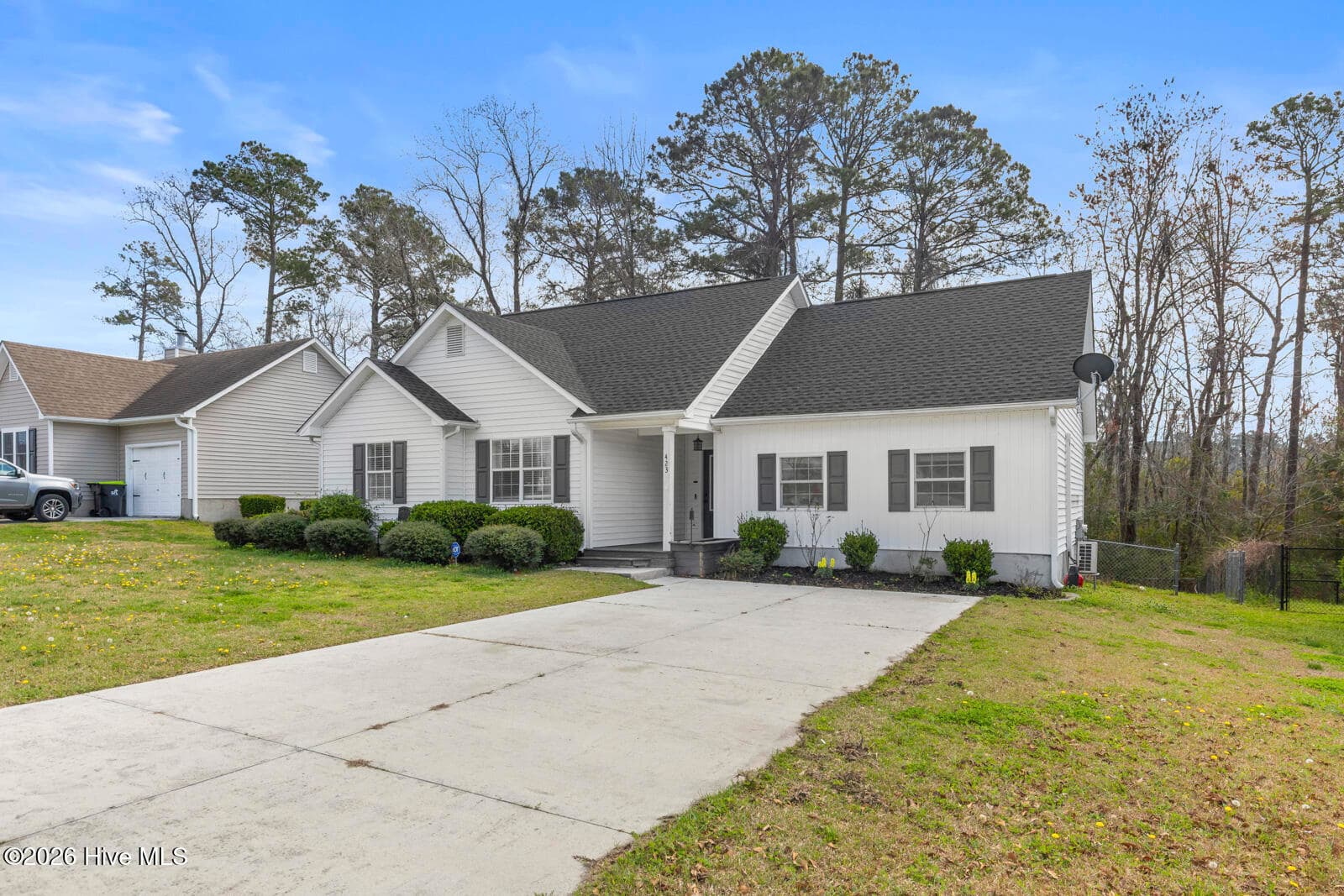 Single Family Residence at 423 Jasmine Lane, Jacksonville, NC 28546, photo 2 of 23