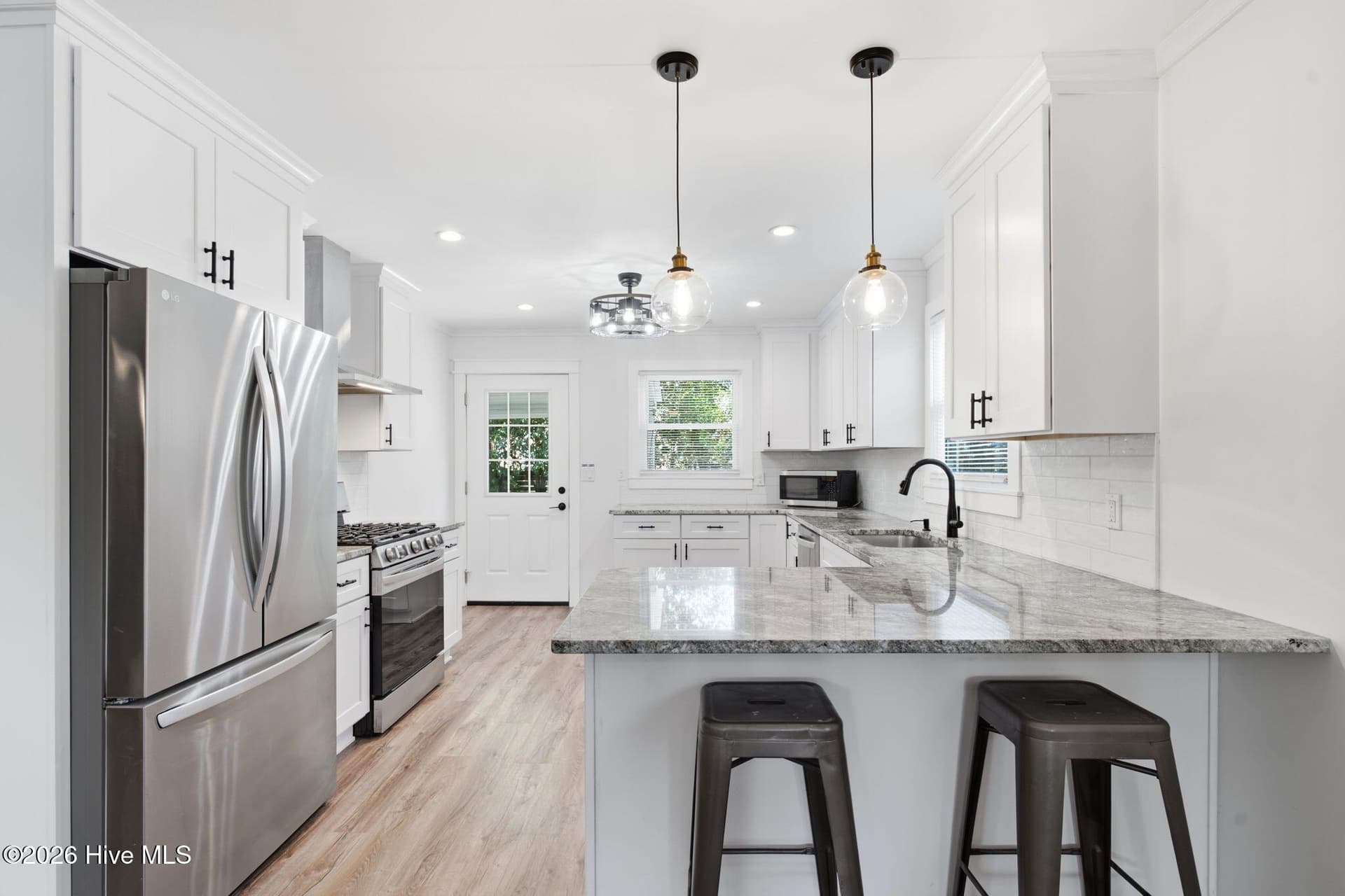 Single Family Residence at 1921 Hudson Drive, Wilmington, NC 28403, photo 9 of 40