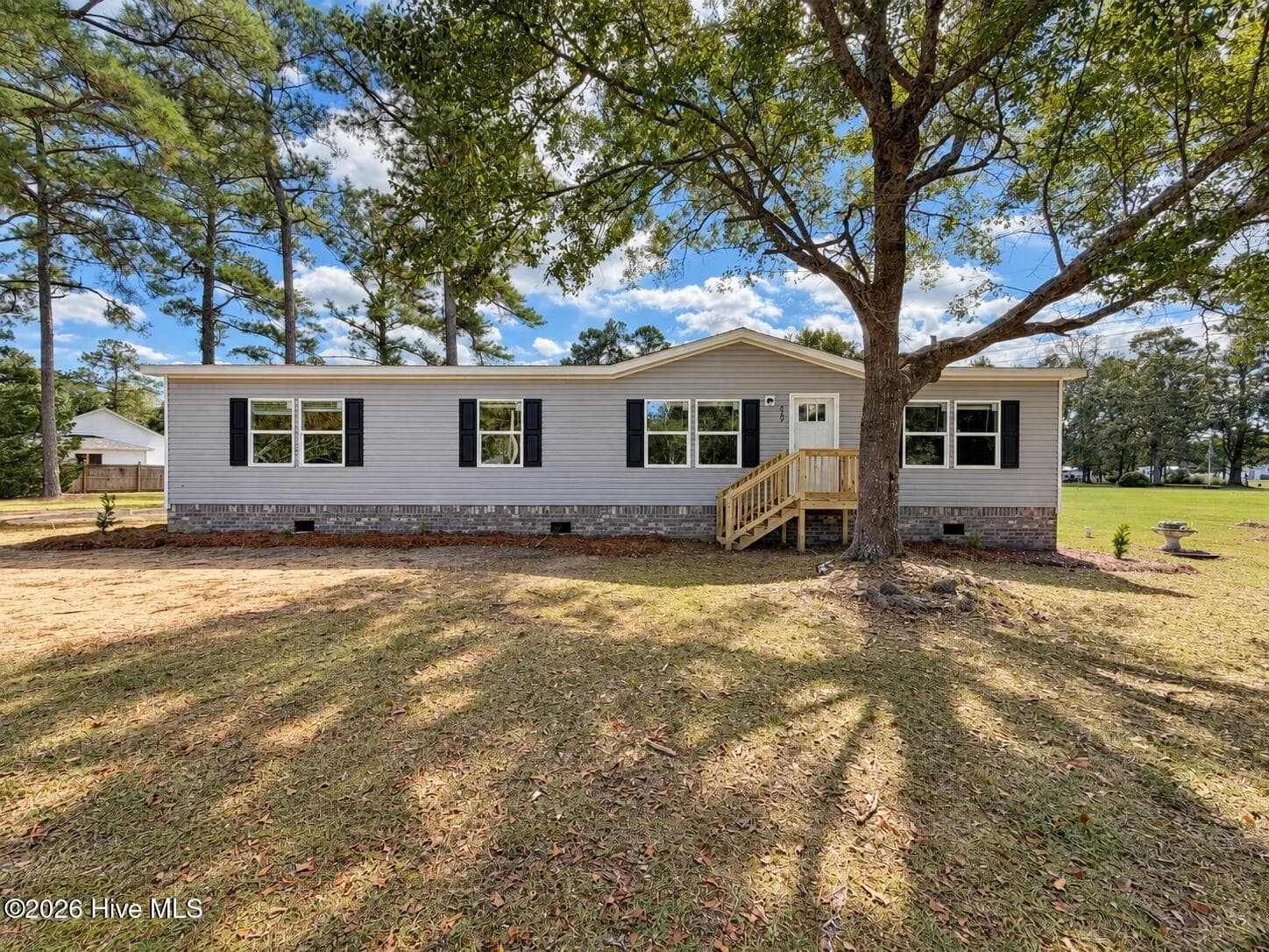 Manufactured Home at 809 Garner Drive, Newport, NC 28570, photo 2 of 69