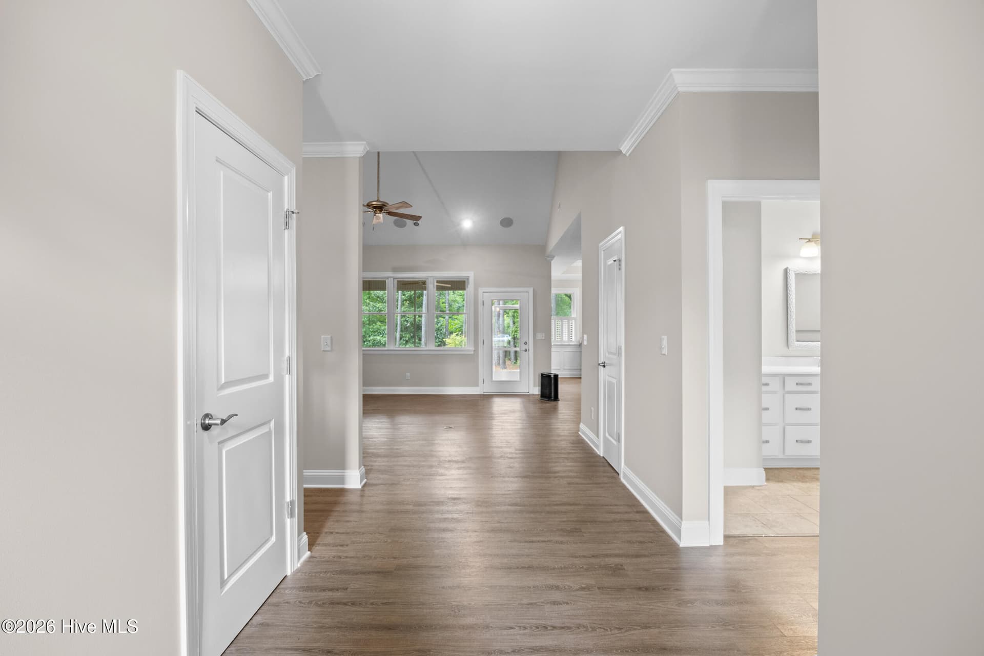 Single Family Residence at 330 Crown Pointe Drive, Hampstead, NC 28443, photo 9 of 51