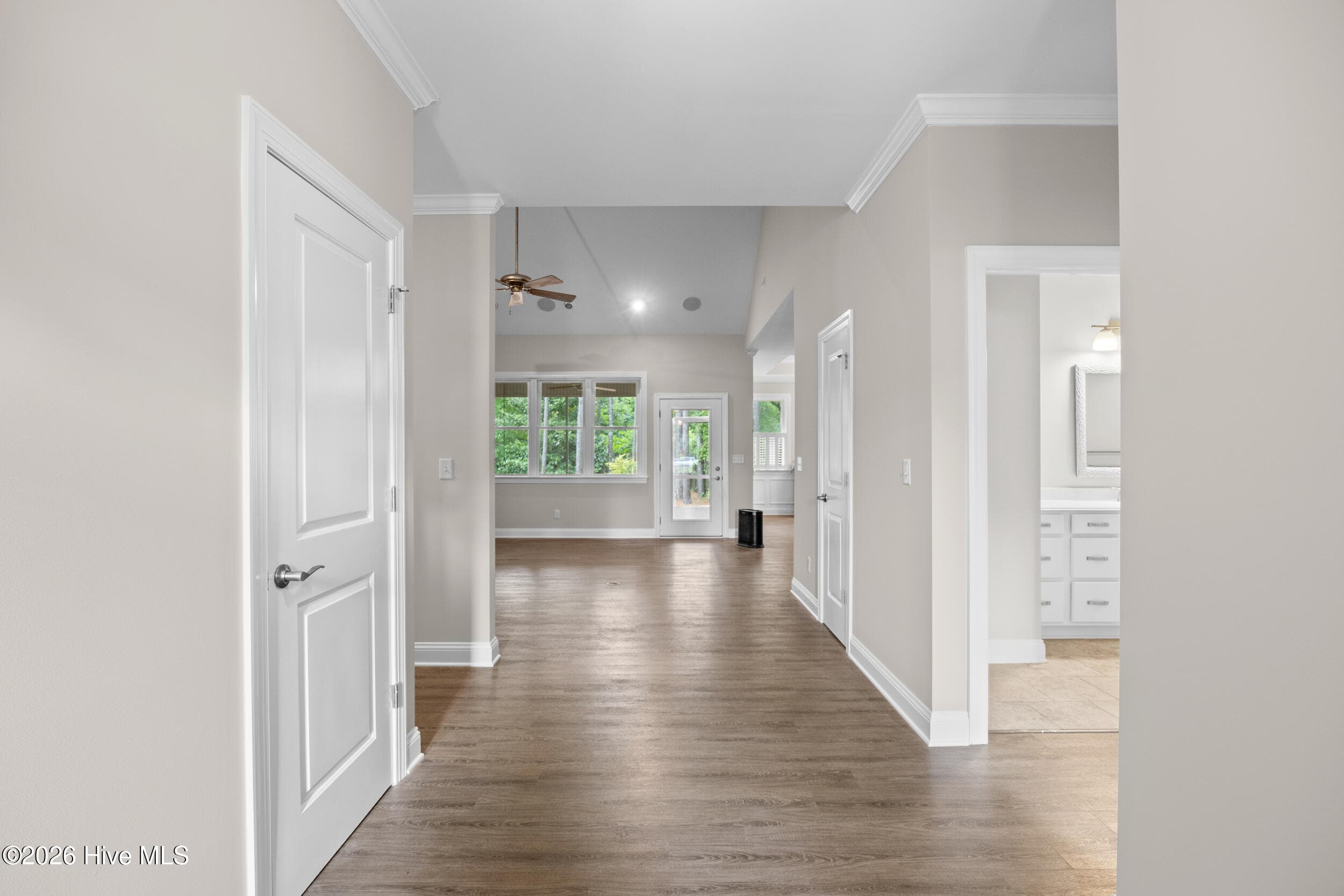 Single Family Residence at 330 Crown Pointe Drive, Hampstead, NC 28443, photo 9 of 51