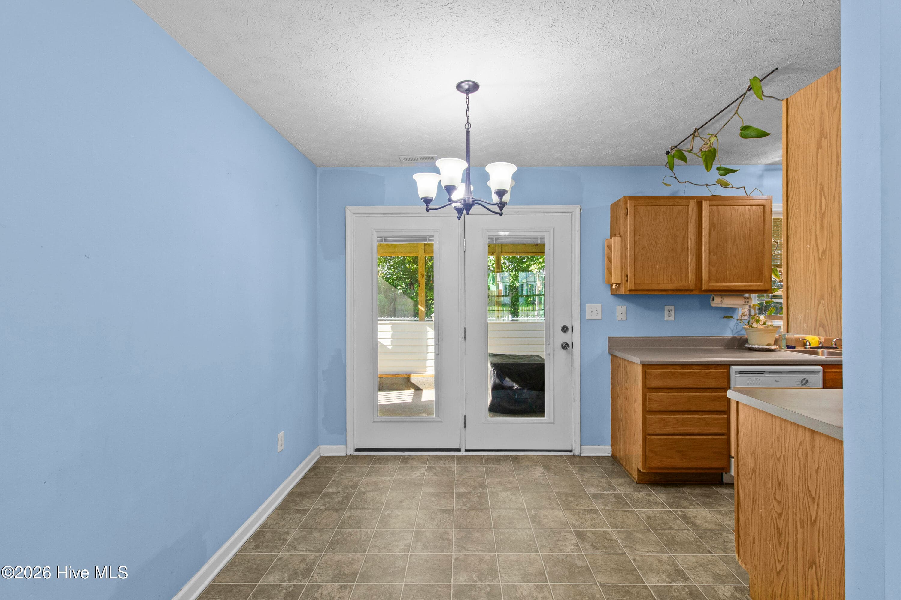 Single Family Residence at 120 Eagle Trail, New Bern, NC 28562, photo 25 of 36