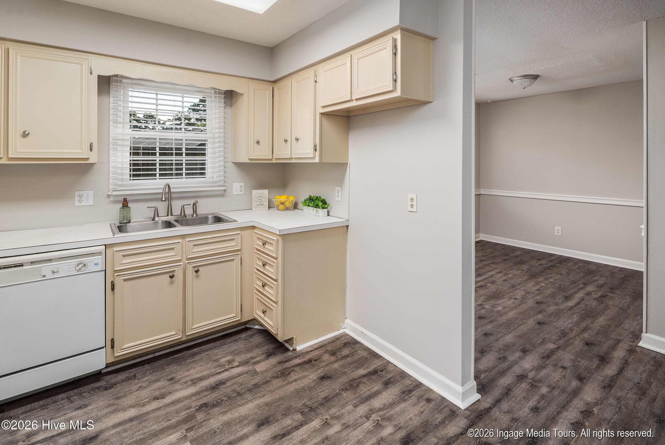 Townhouse at 32 Scott Street, Greenville, NC 27858, photo 15 of 45