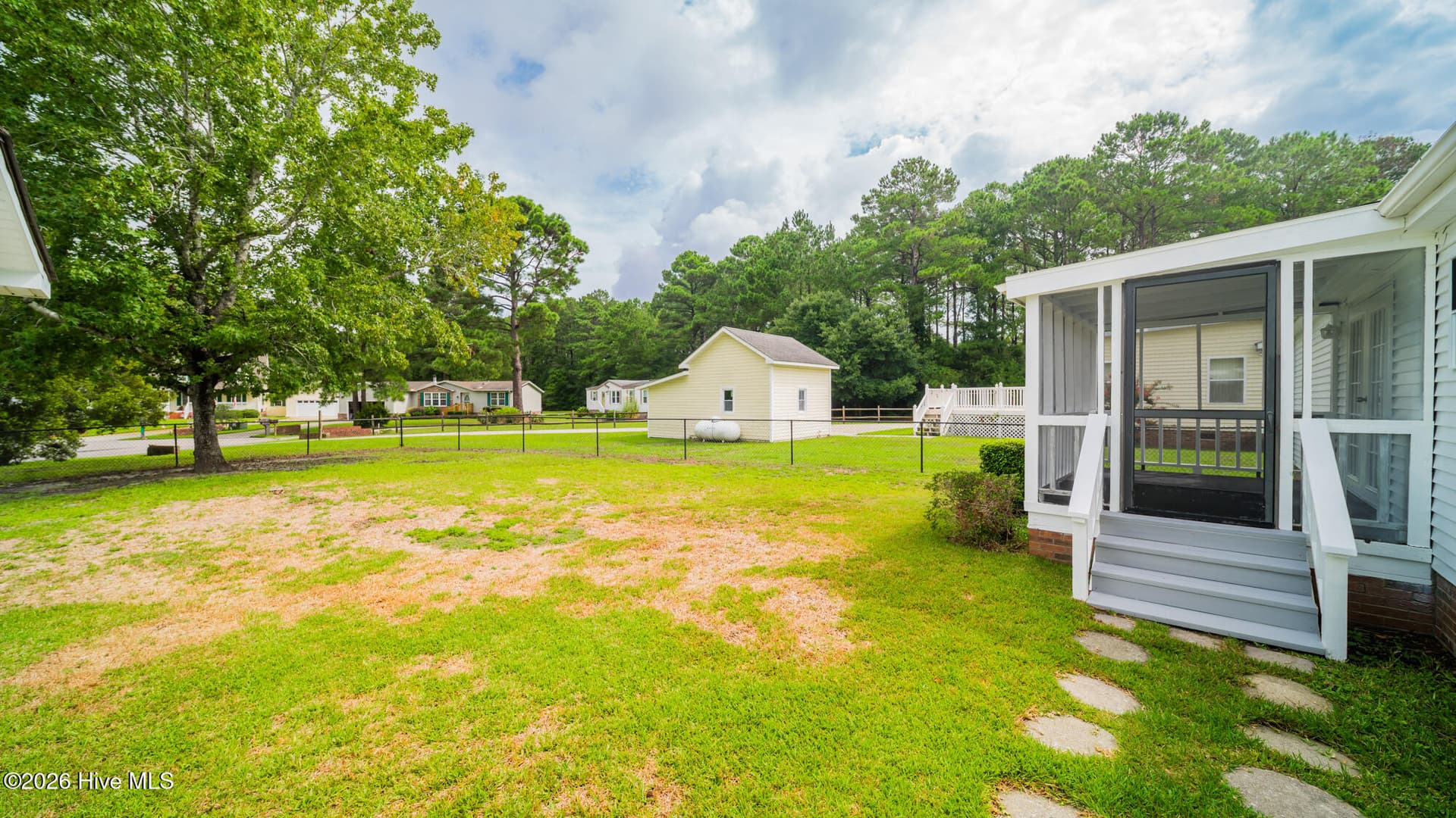 Manufactured Home at 1076 Clubview Lane SW, Calabash, NC 28467, photo 22 of 23