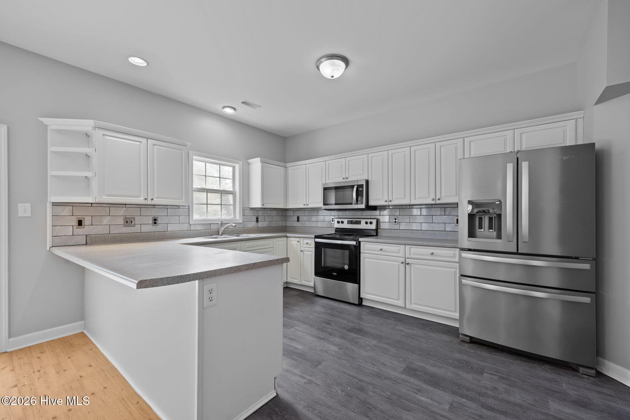 Single Family Residence at 106 Bobwhite Circle, Cape Carteret, NC 28584, photo 16 of 61