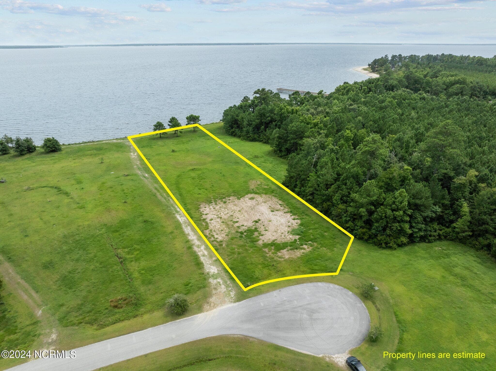 363 31 Wind Lake Road S, Oriental, NC 28571