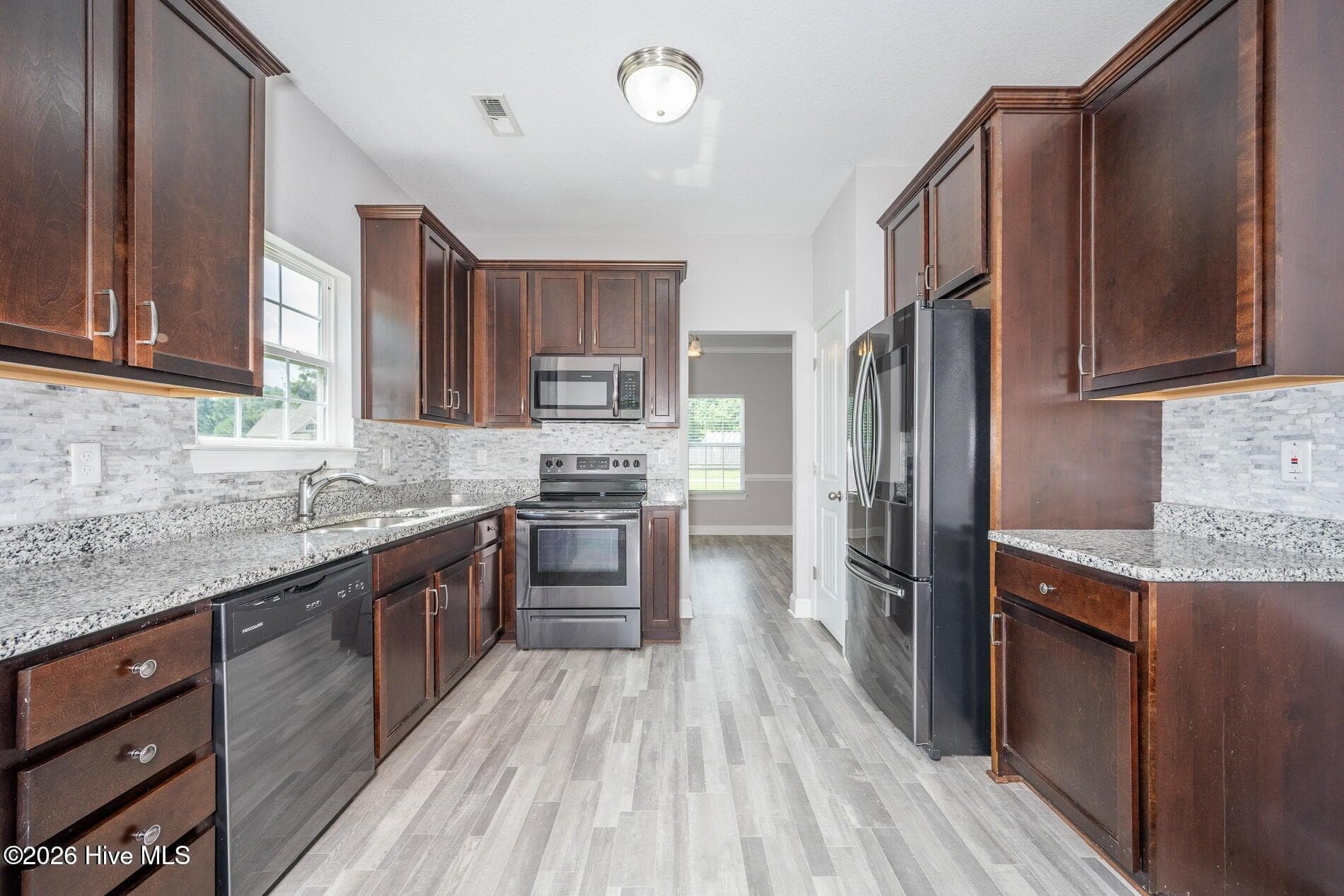Large kitchen equip with appliances - 103 Pisgah Drive, Moyock, NC 27958