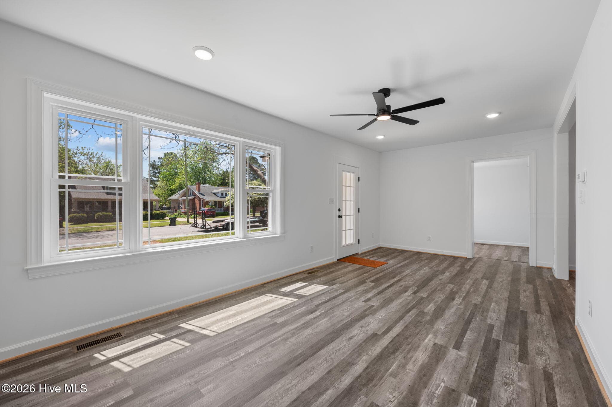 Single Family Residence at 1514 Rhem Avenue, New Bern, NC 28560, photo 7 of 41