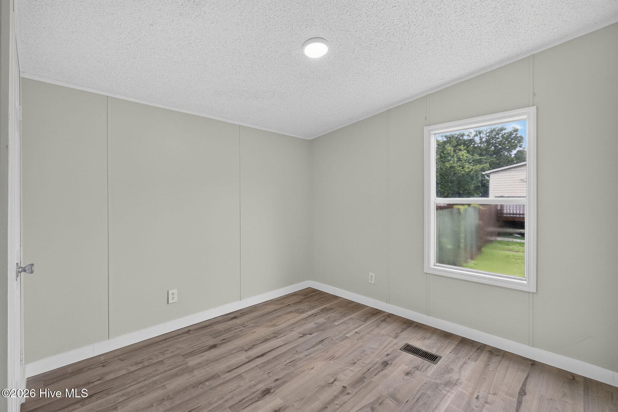 Manufactured Home at 145 Bellhammon Forest Drive, Rocky Point, NC 28457, photo 21 of 43