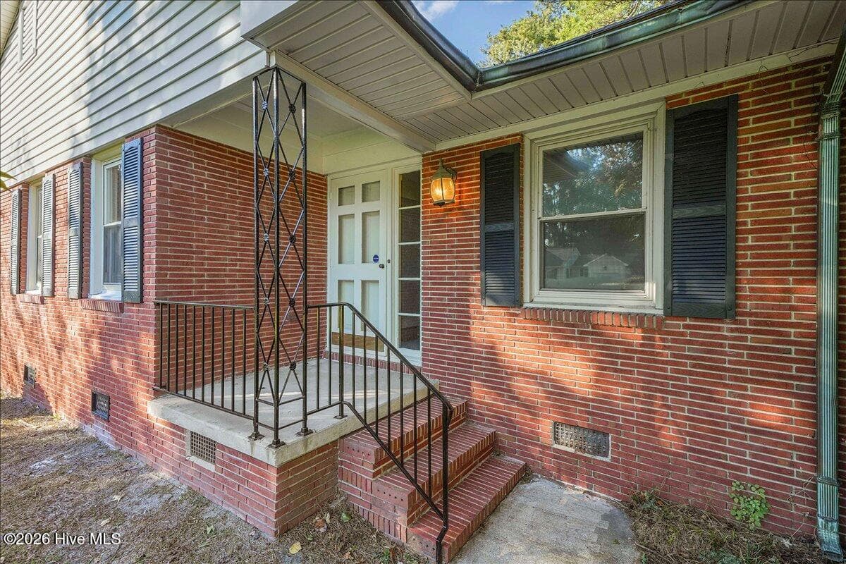 Single Family Residence at 1205 Anne Drive, Kinston, NC 28501, photo 12 of 37