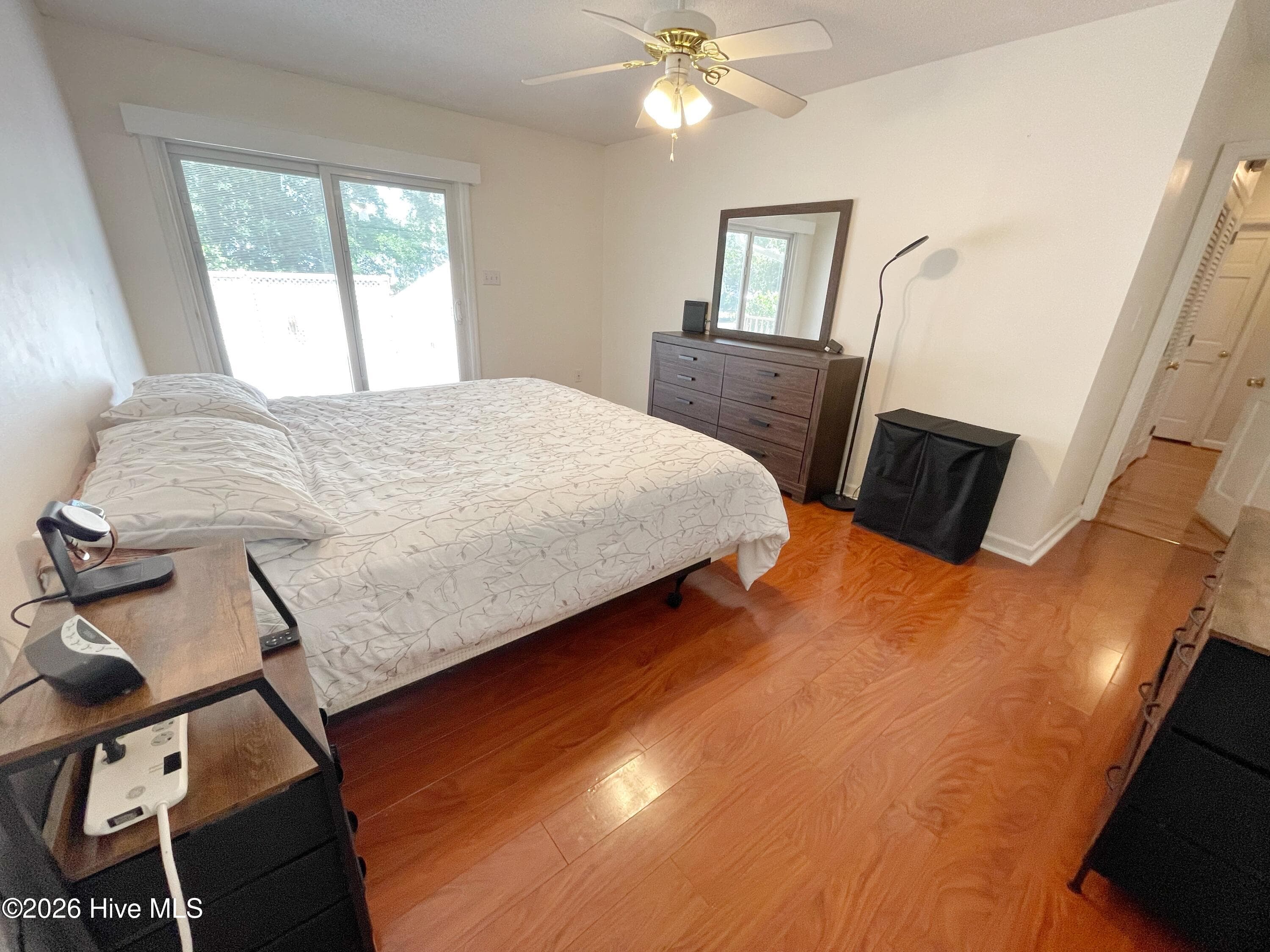 Townhouse at 1 Quarterdeck, New Bern, NC 28562, photo 9 of 12
