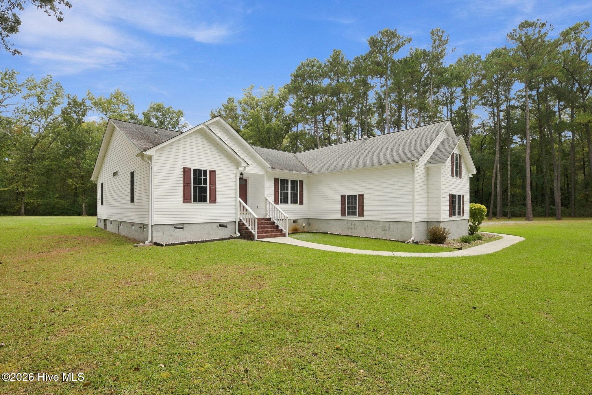 Single Family Residence at 900 Perrytown Road, New Bern, NC 28562, photo 2 of 84