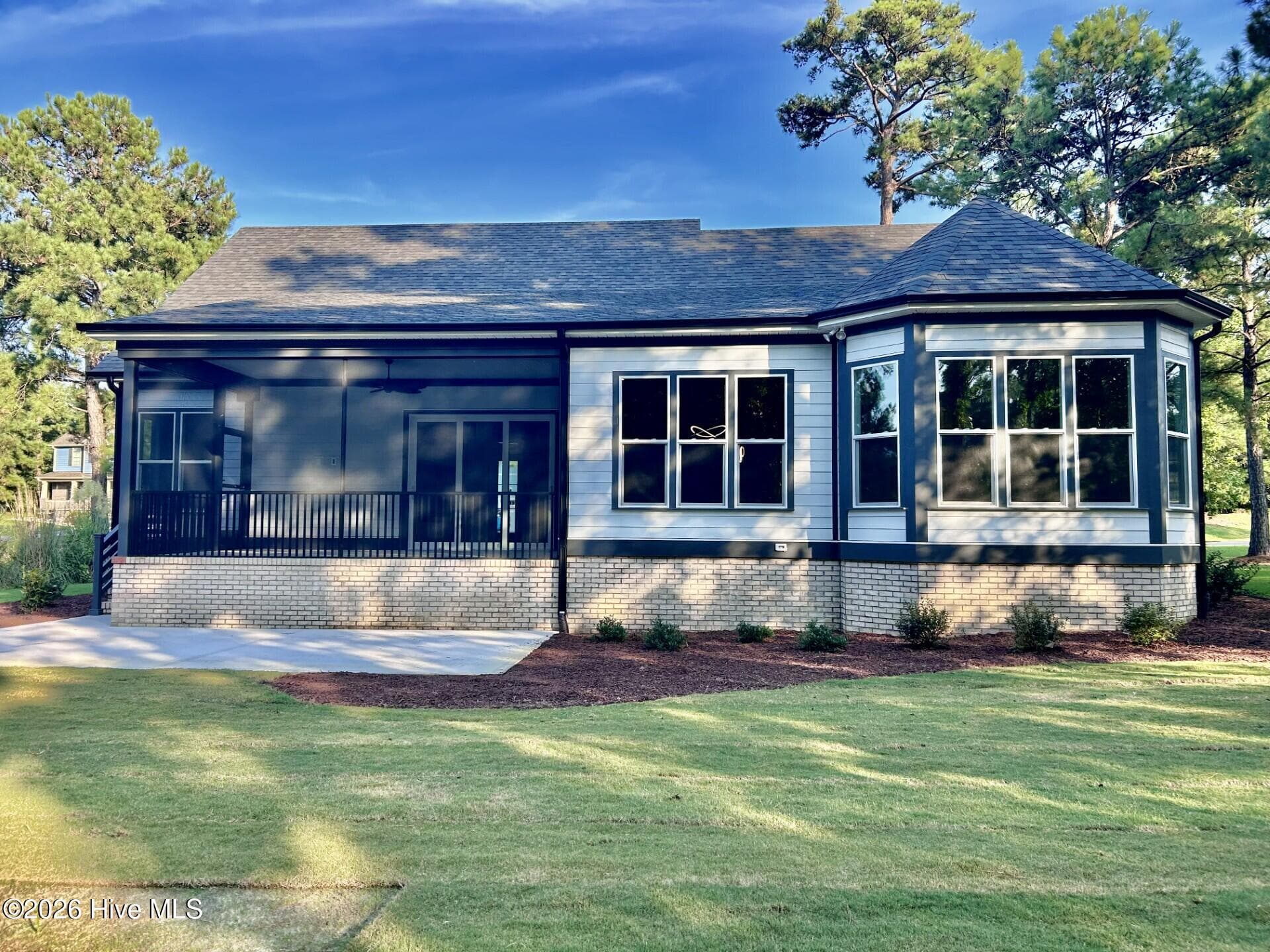 Single Family Residence at 105 Tradewinds Drive, Hampstead, NC 28443, photo 4 of 83